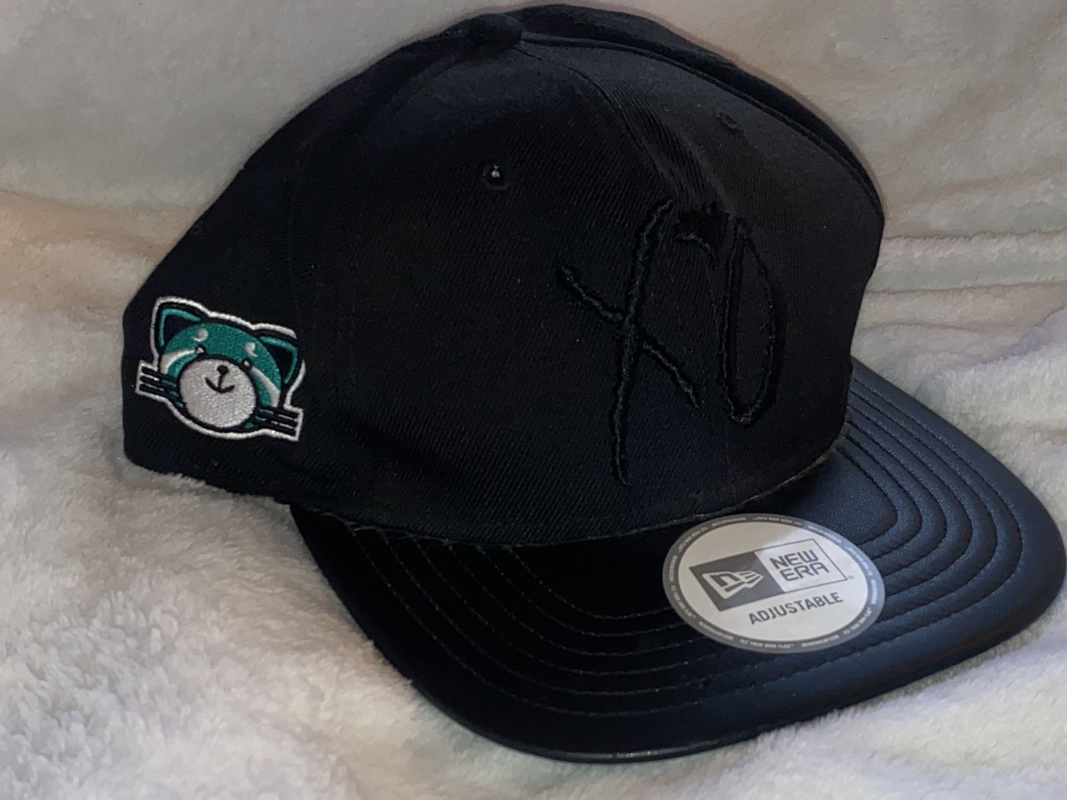 new era x kiss land the weeknd