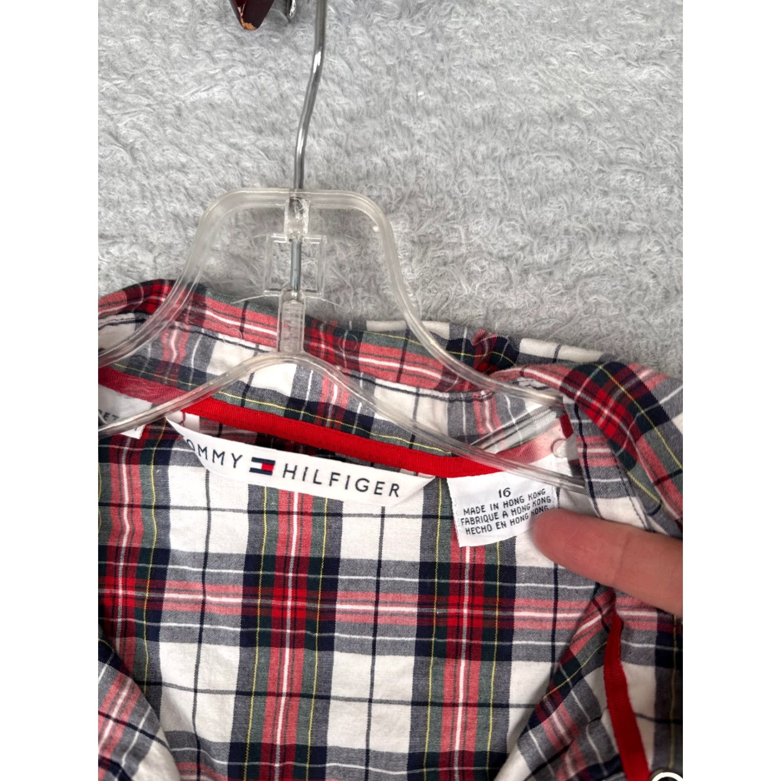 Tommy Hilfiger VINTAGE Tommy Hilfiger Shirt Women 16 Red Black White Plaid Button-Up 3/4 Sleeve Adults Regular Size 16 Red Womens Size XXL / US 16-18 / IT 52-54 - 7 Thumbnail