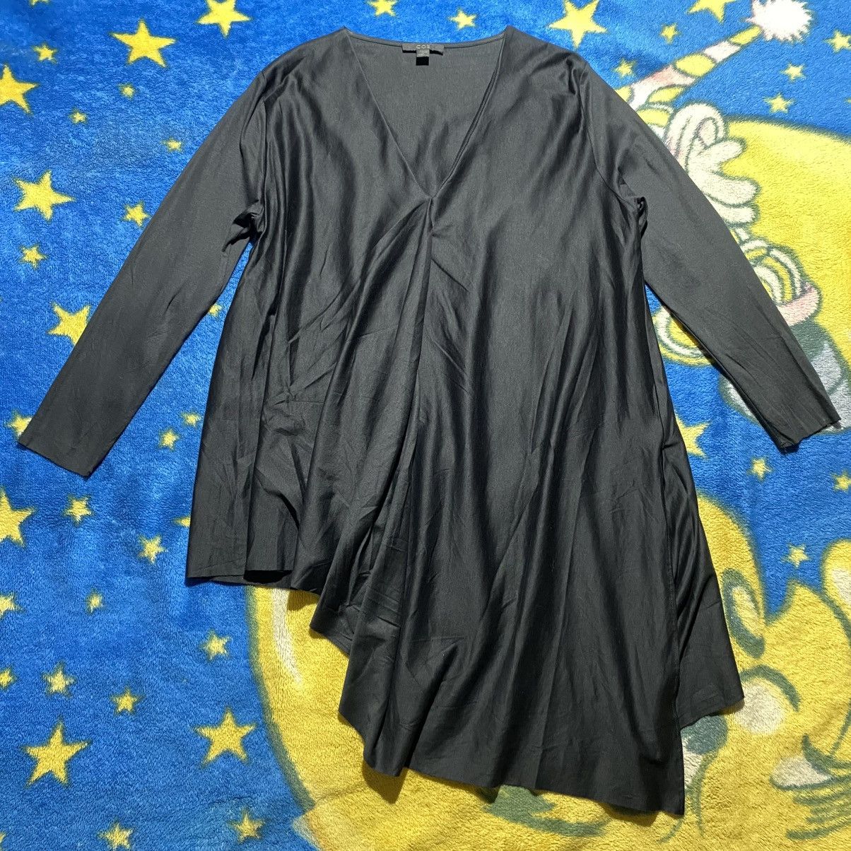 Cos COS Asymmetrical V-Neck 3/4 Sleeve Size S / US 4 / IT 40 - 1 Thumbnail