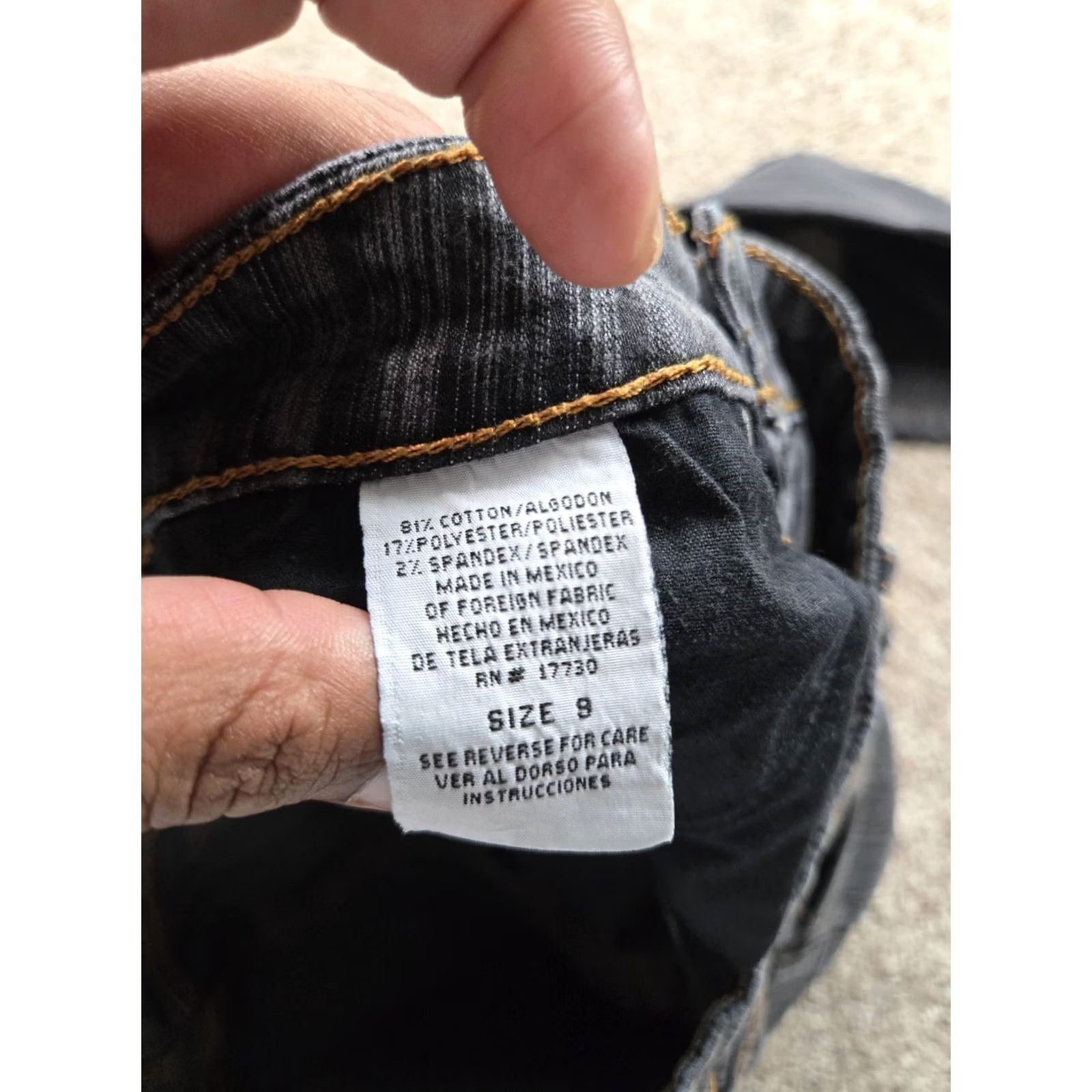 Mossimo VINTAGE Mossimo Jeans Bootcut Womens 9 Black Charcoal Wash Denim 5-Pocket Rise Low Inseam 31"} Size 30" / US 8 / IT 44 - 4 Thumbnail