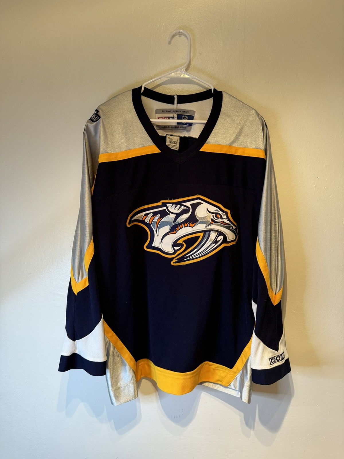 Ccm Vintage Nashville Predators CCM NHL Hockey Jersey Size L Size US L / EU 52-54 / 3 - 1 Thumbnail