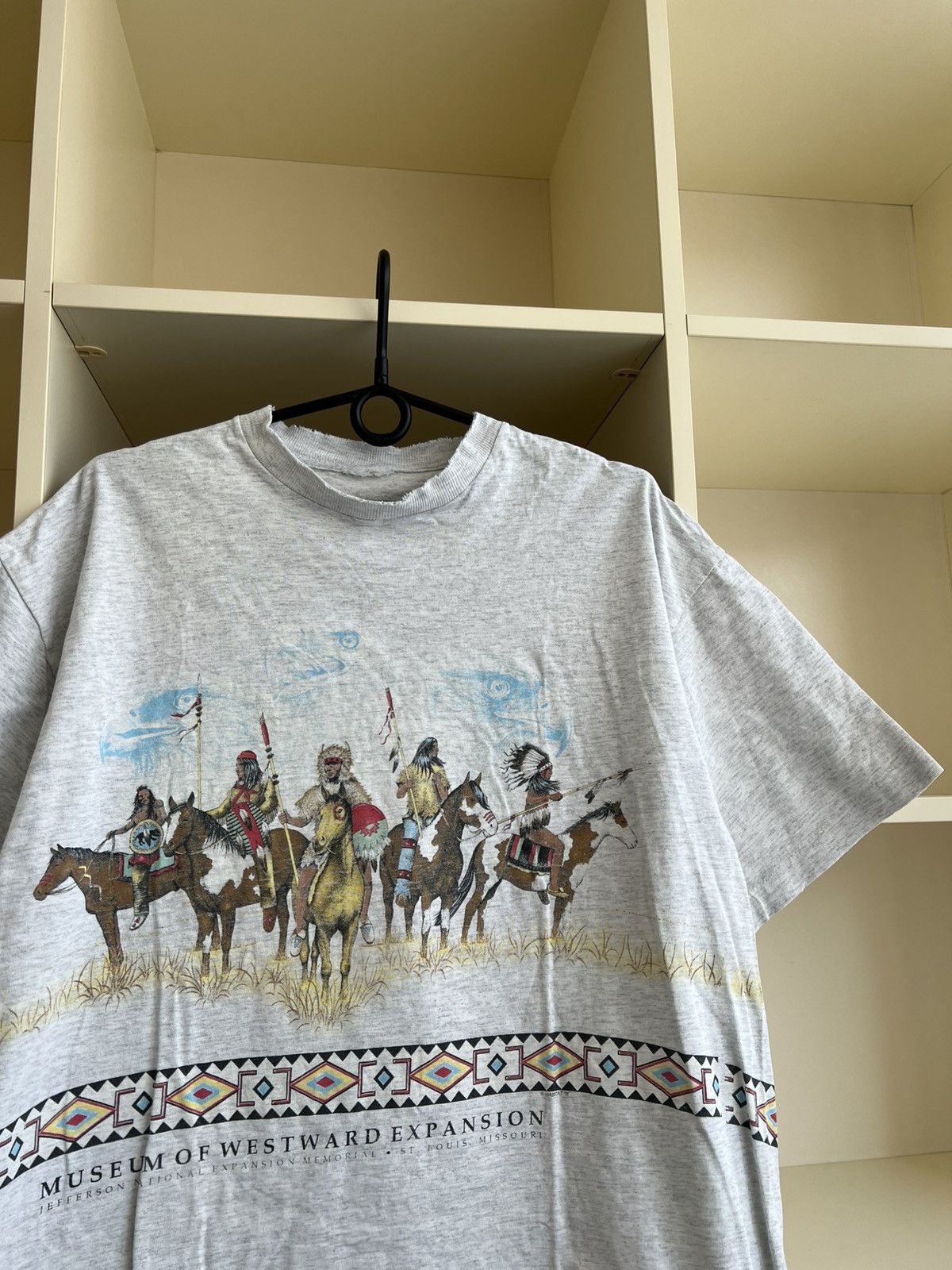Vintage Vintage 90s St. Louis Native American T-Shirt Museum Size XL Size US XL / EU 56 / 4 - 5 Thumbnail