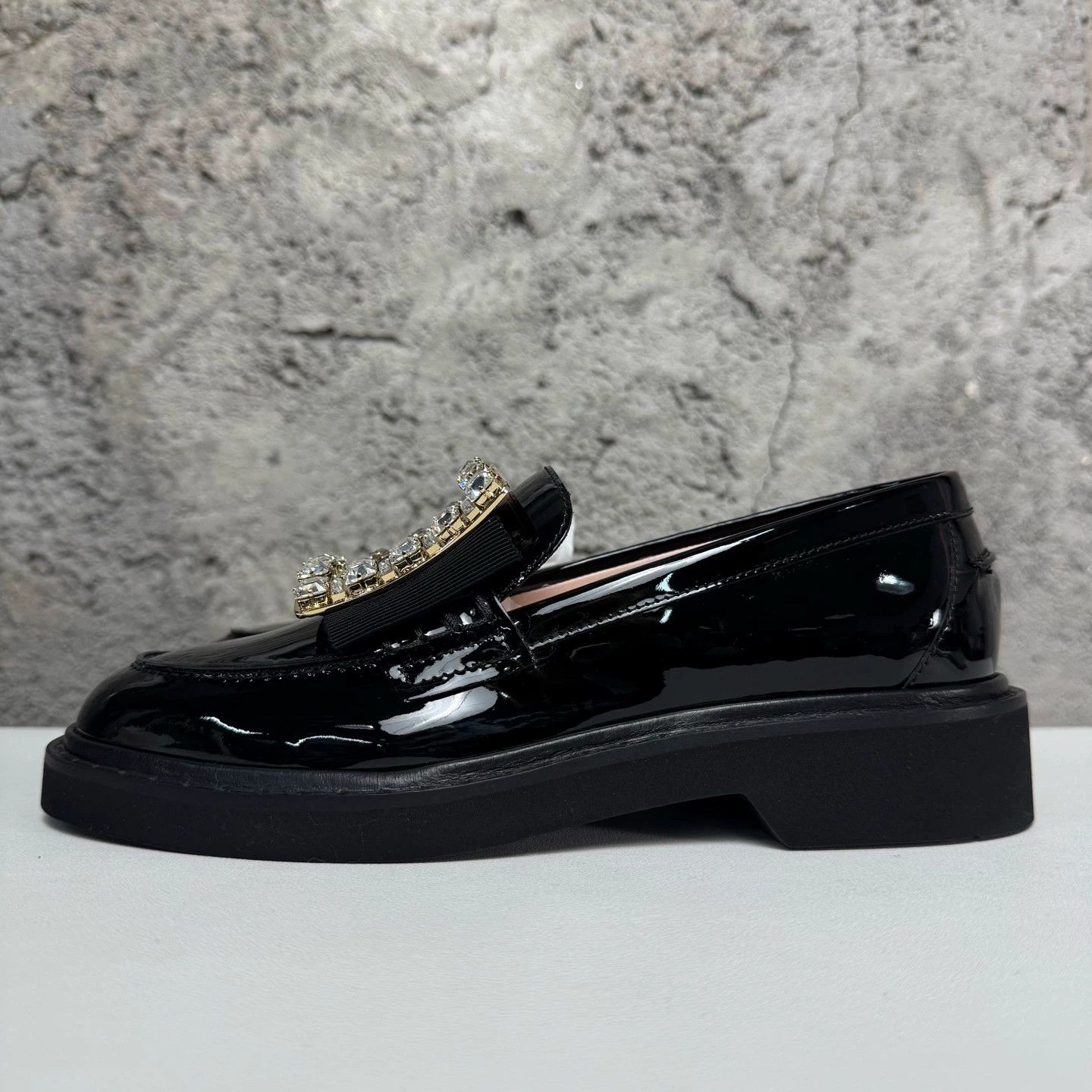 Roger Vivier Roger Vivier Crystal Buckle Loafer 36.5 99 New Size US 6 / IT 36 - 3 Thumbnail