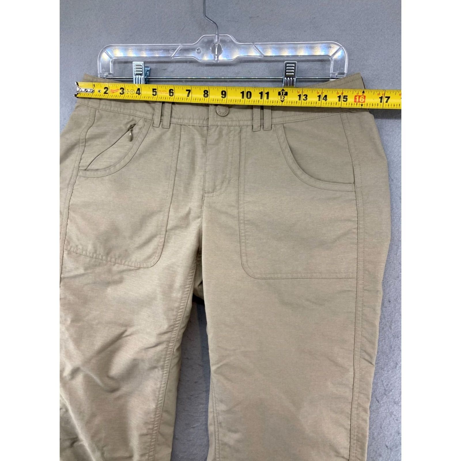 The North Face The North Face Womens Pants 6 Khaki Relaxed Capri Rip Stop Size 28" / US 6 / IT 42 - 2 Thumbnail
