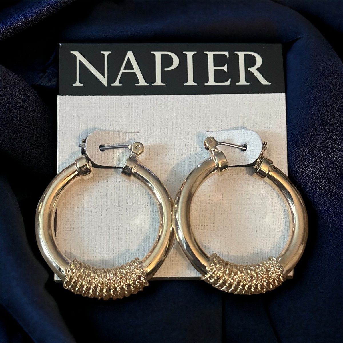 Other Napier gold hoop earrings Size ONE SIZE - 1 Thumbnail