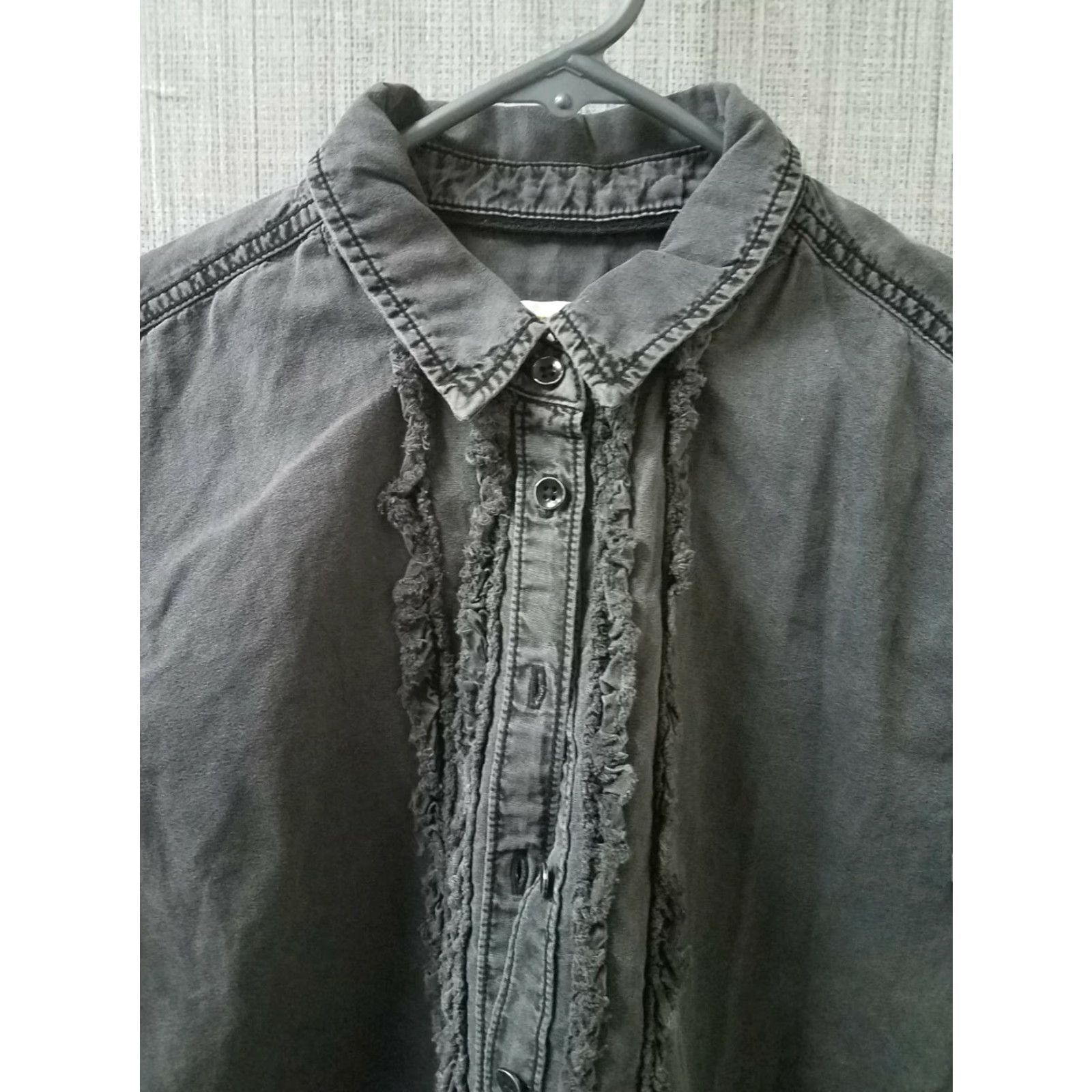 Anthropologie Pilcro By Anthropologie Button-Down Shirt Women's XS Gray Button-Up Shirt Women's X Small Size XS / US 0-2 / IT 36-38 - 2 Thumbnail