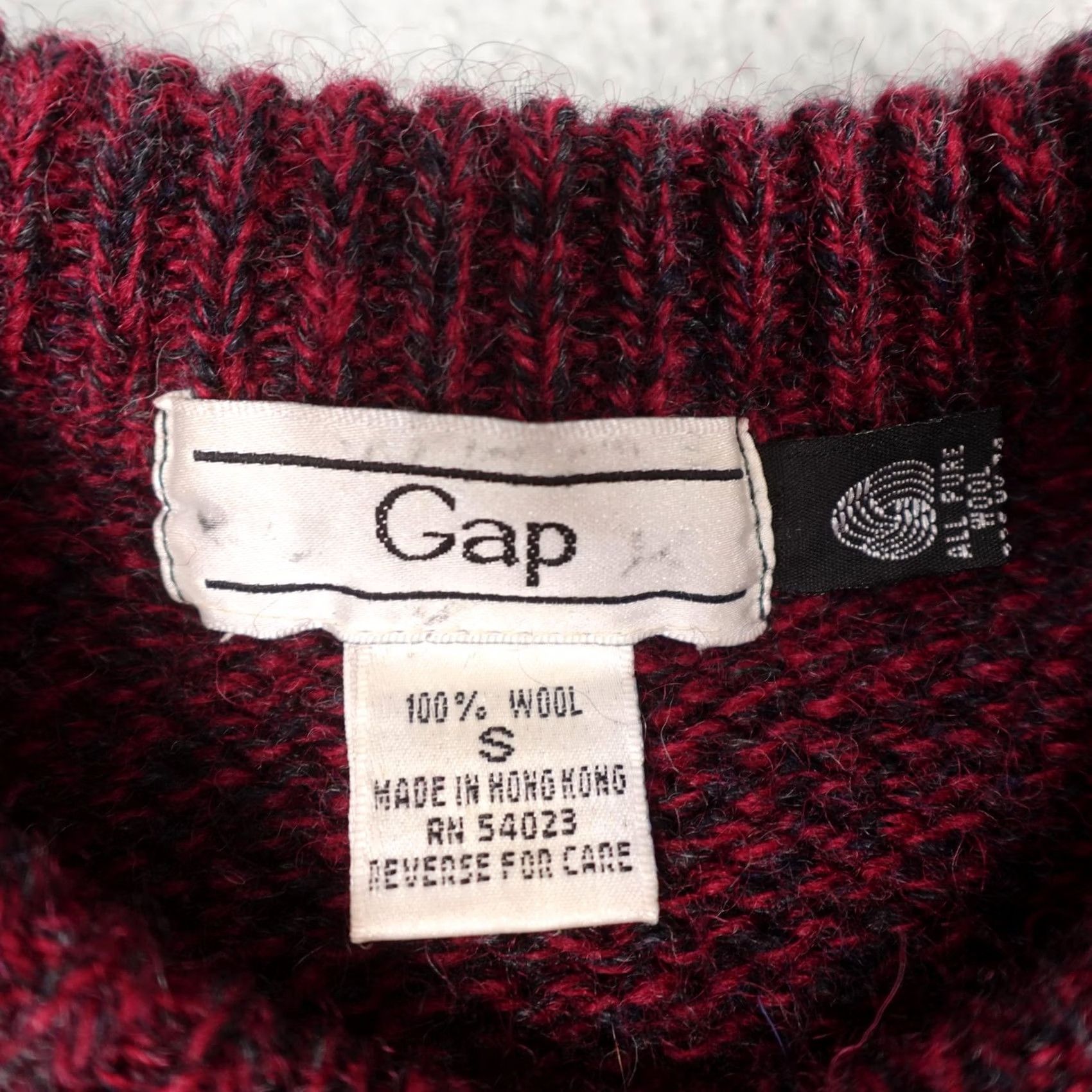 Gap VINTAGE Gap Sweater Mens Small Red Burgundy Wool Argyle Crewneck Knit 90s Size US S / EU 44-46 / 1 - 3 Thumbnail