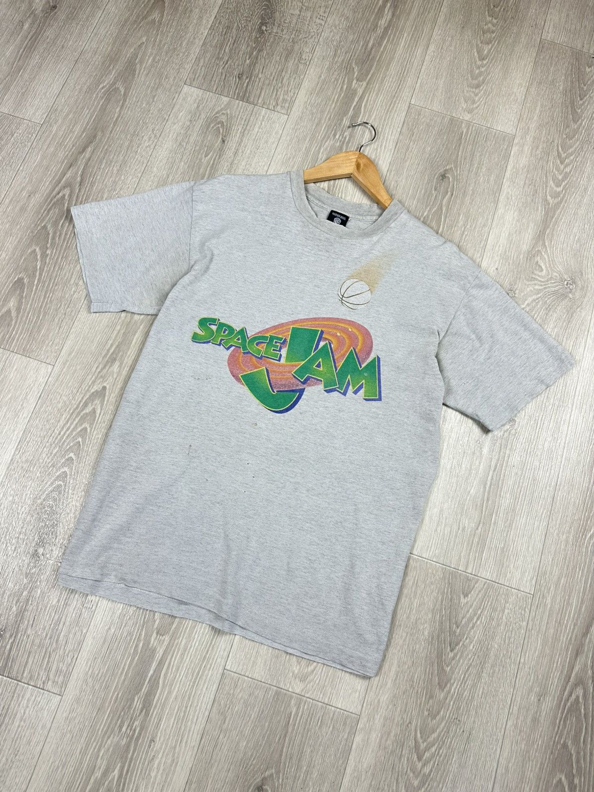 Disney × NBA × Vintage Vintage Distressed Tee 1996 Space Jam Jordan and Bugs Bunny Size US L / EU 52-54 / 3 - 4 Thumbnail