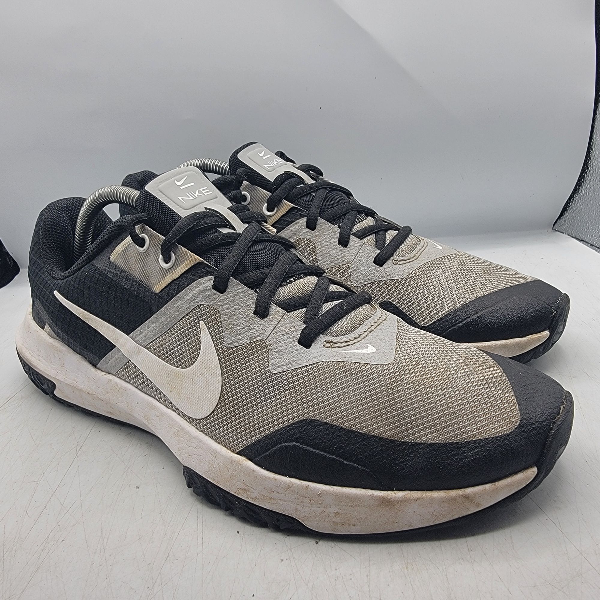 Nike Varsity Compete TR 3 Mens 10 Light Smoke Grey Black Whi Footwear