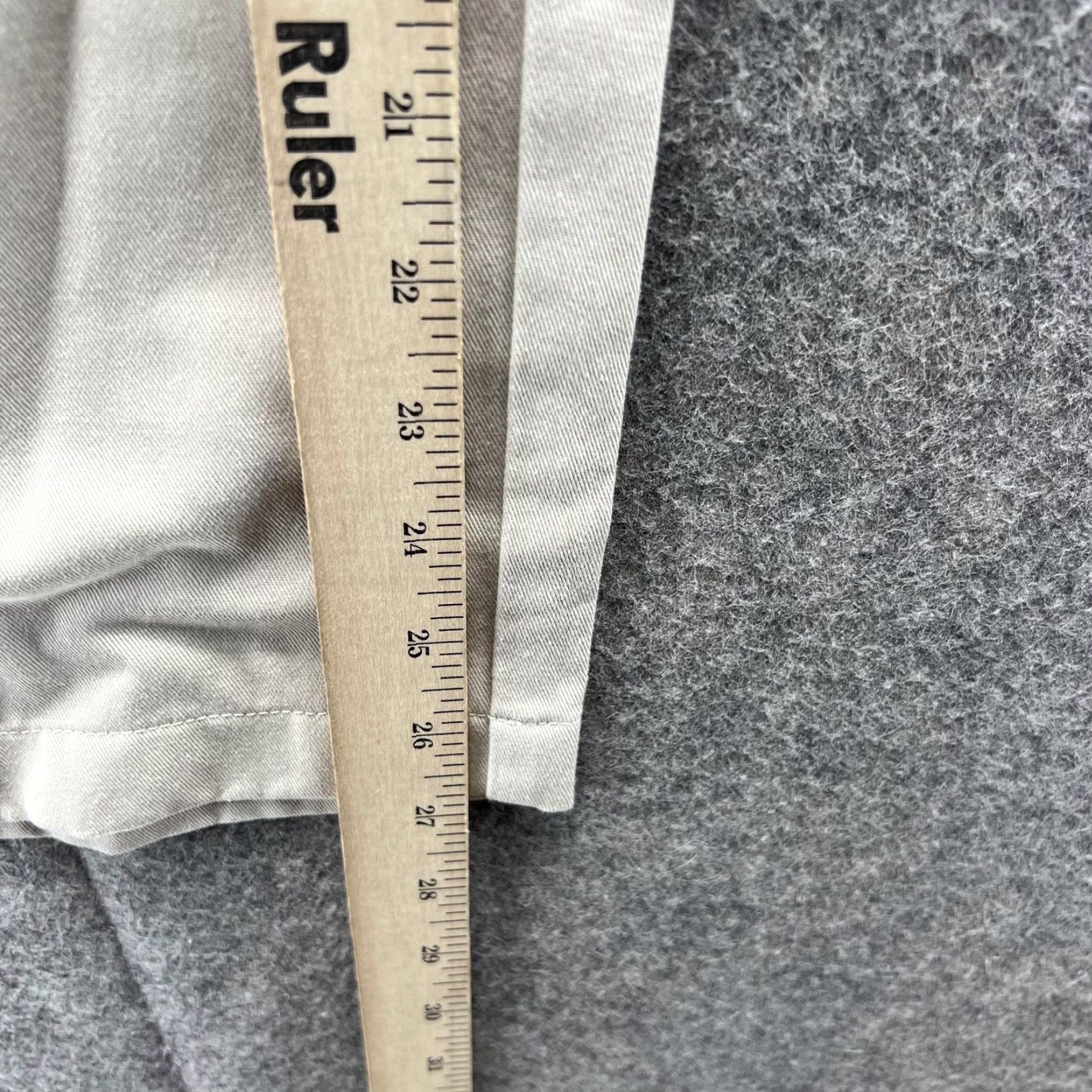 Vintage L.L. Bean Pants Women 6 Khaki Beige Chino Canvas Regular Rise Mid 8.5-10.5 Inseam 27 in Pockets Shirt? (No, Pants) Size 28" / US 6 / IT 42 - 6 Thumbnail