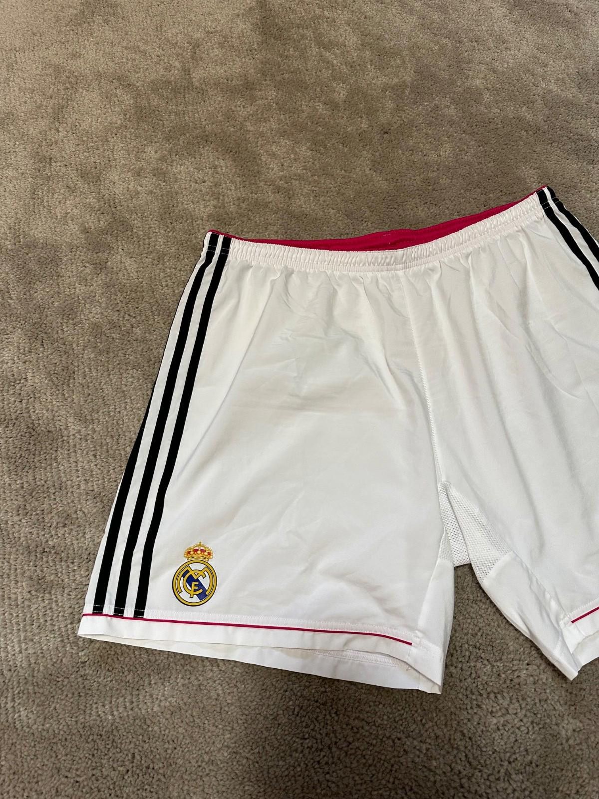 Adidas MENS ADIDAS FC REAL MADRID 2014/2015 SHORTS FOOTBALL SOCCER Size US 32 / EU 48 - 2 Thumbnail