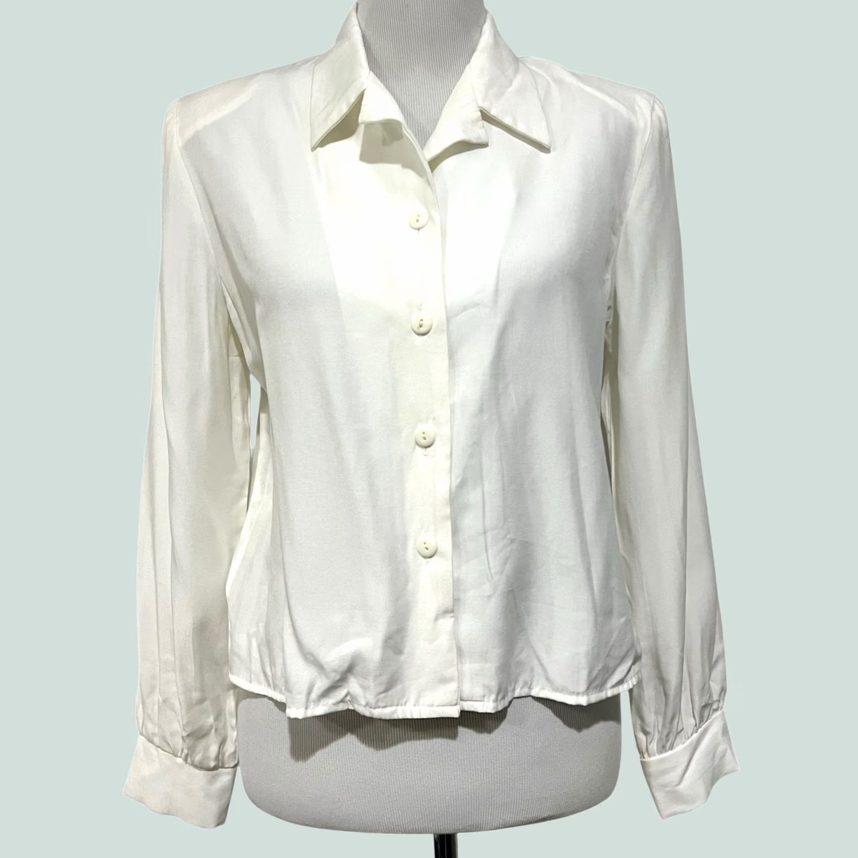 Vintage VINTAGE Ivory Button Blouse Top Sz 9 Long Sleeve Shoulder Pads D.B.Y. Ltd. Blouse Women 90s Classic Fashion Crew Neck Buttoned Crew Womens Size M / US 6-8 / IT 42-44 - 1 Thumbnail