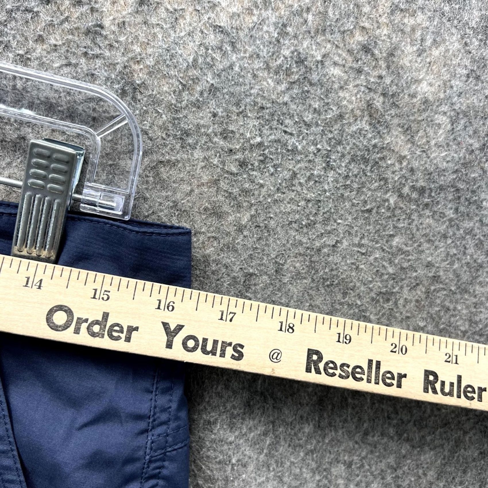 Vintage Columbia Shorts Women 8 Blue Chino Flat Front Nylon Lightweight Pockets 6" Inseam Regular Omni Shield Advanced Repelency Vintage No Size 30" / US 8 / IT 44 - 7 Thumbnail