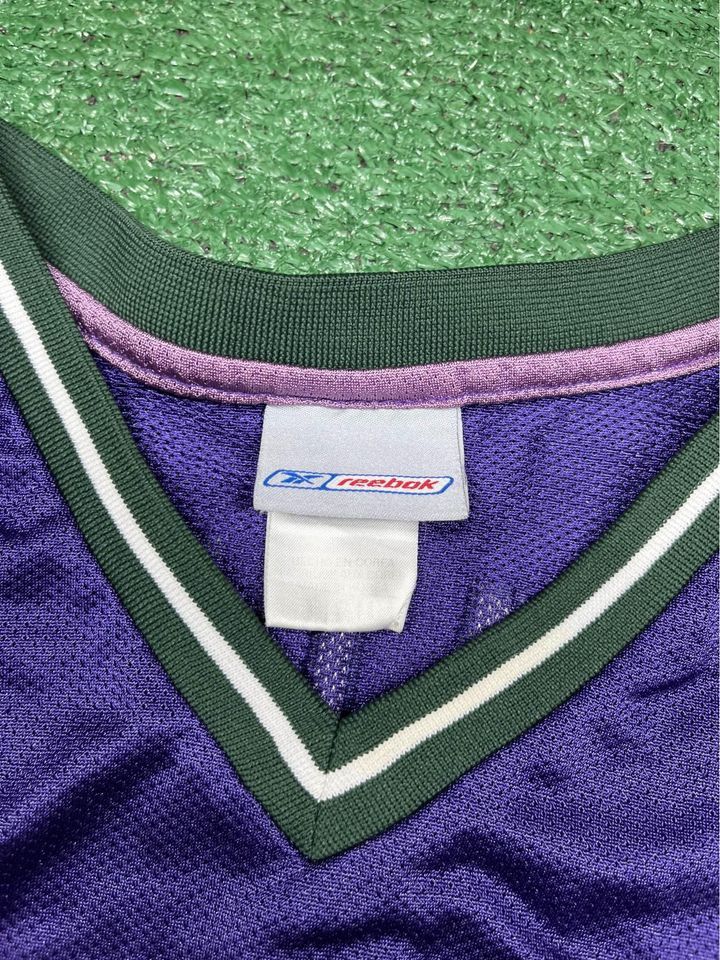 Reebok Ray Allen Milwaukee Bucks Jersey Size L Size US L / EU 52-54 / 3 - 3 Thumbnail