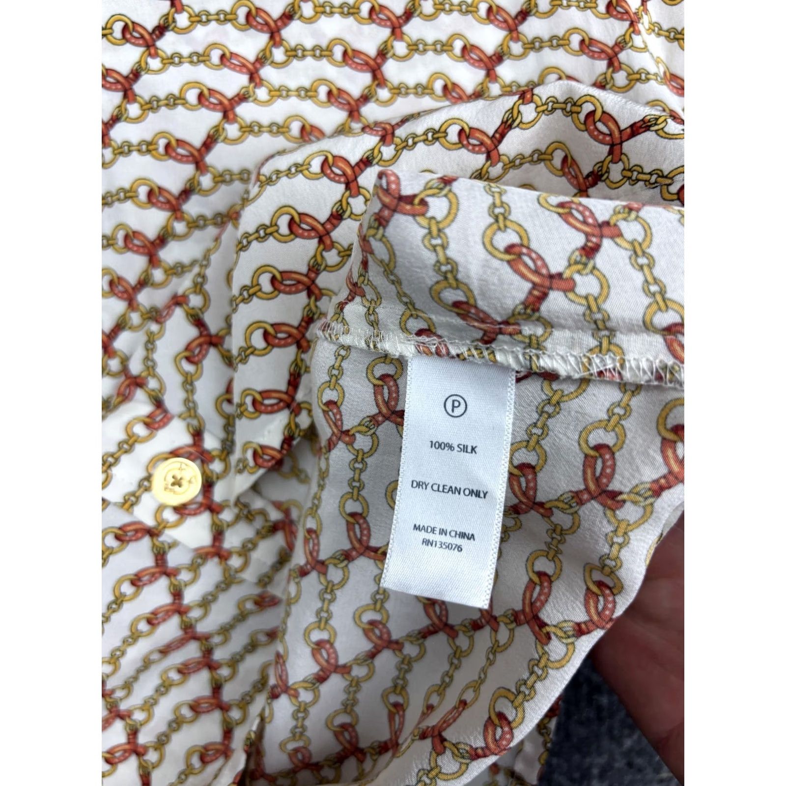 Vintage C. Wonder Shirt Womens XS White Red Gold Chain Print 100% Silk Button-Up Blouse Size XS / US 0-2 / IT 36-38 - 6 Thumbnail
