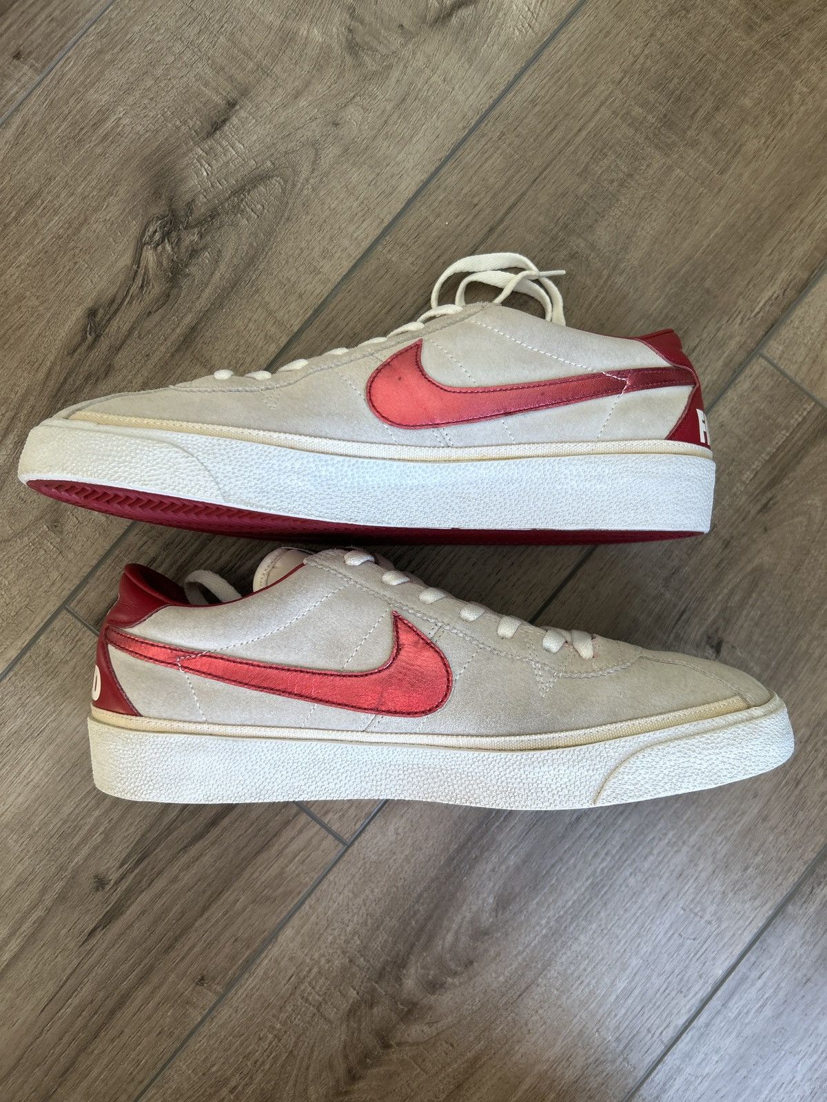Nike × Supreme Nike Supreme Bruin Low Red 2009 Size US 10 / EU 43 - 2 Thumbnail