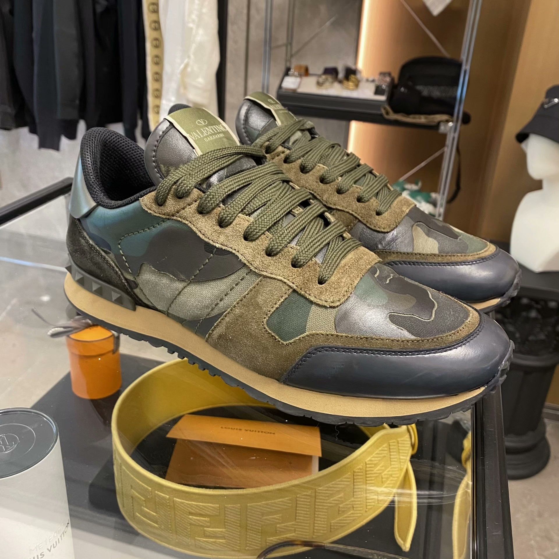 Valentino Valentino Casual Camo Lowtop Sneakers 10 Men Size US 10 / EU 43 - 1 Thumbnail