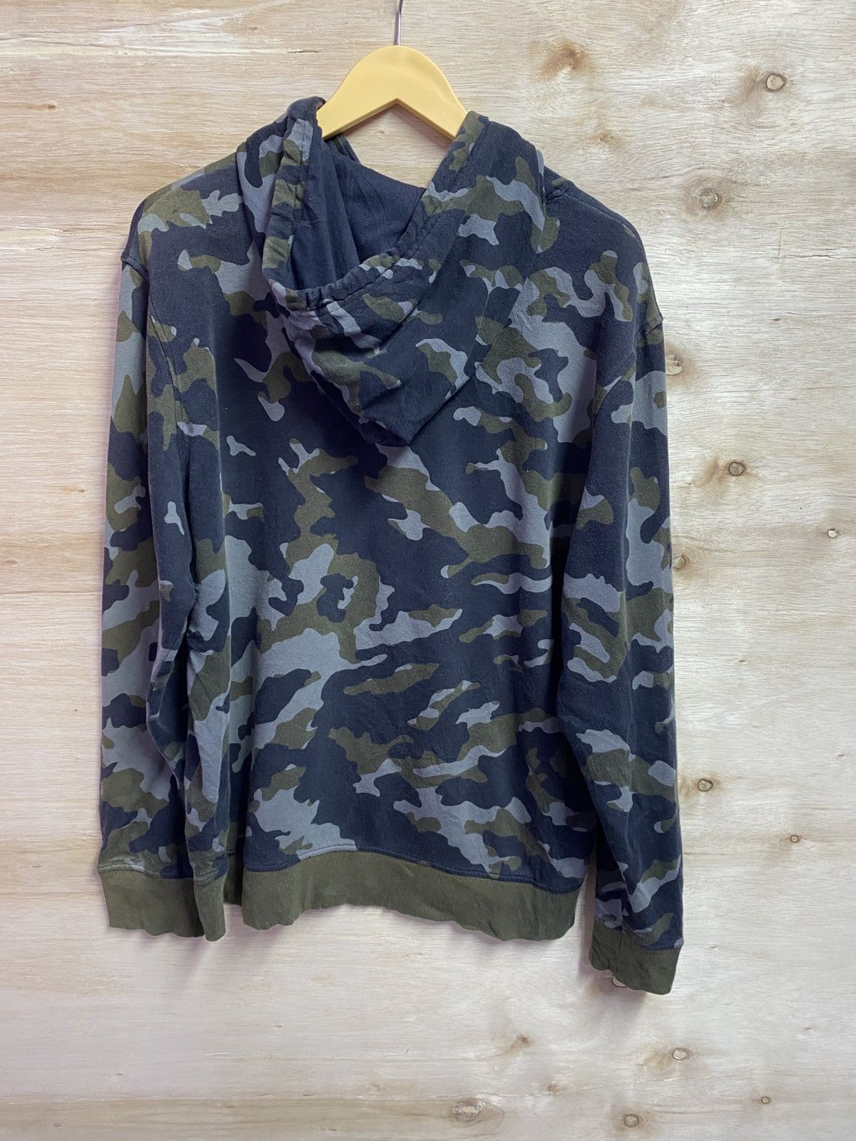 Under Armour Under Armour men's camo hoodie. Size US XL / EU 56 / 4 - 8 Thumbnail