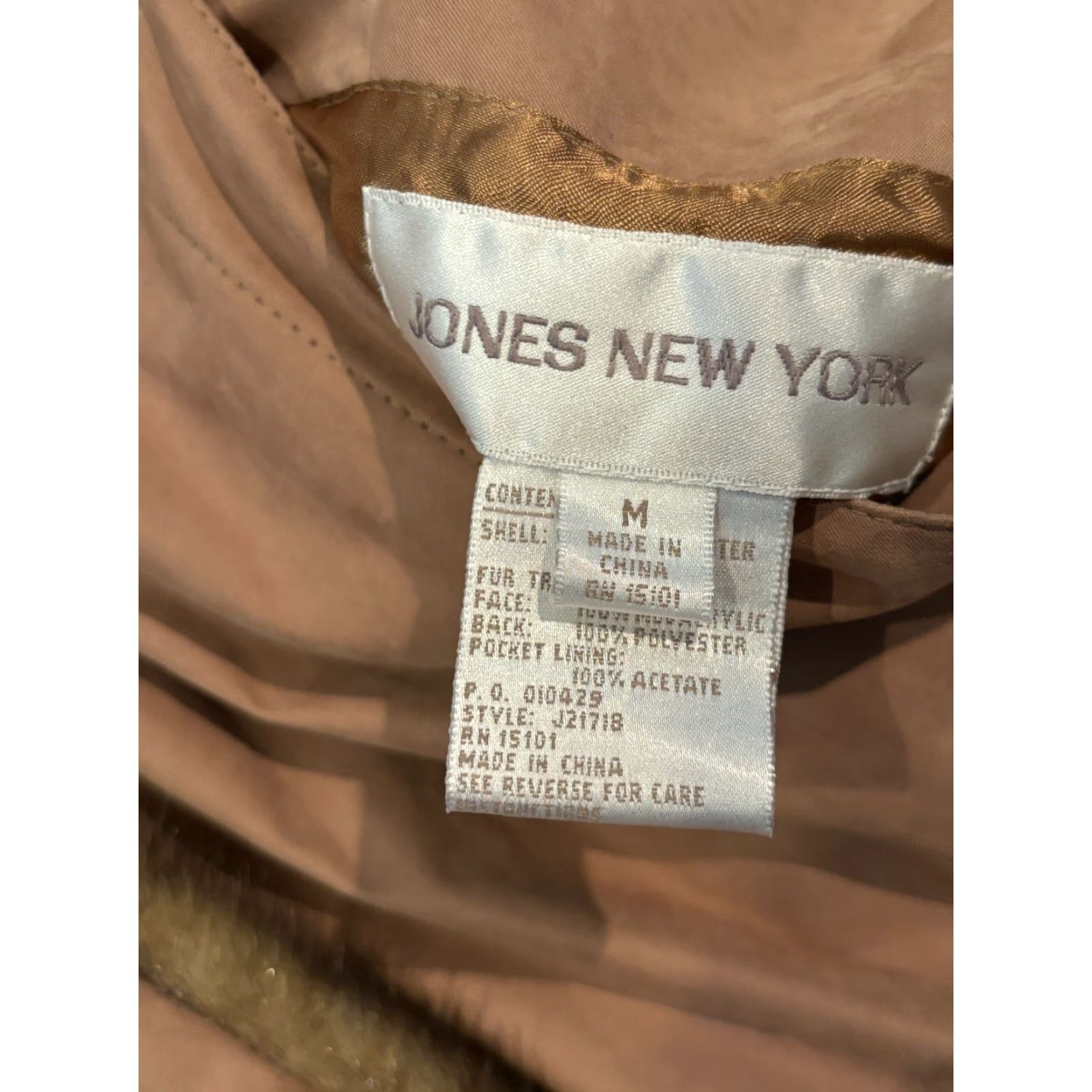 Jones New York VINTAGE Jones New York Reversible Faux Fur Coat Womens Medium Tan Beige Button Size M / US 6-8 / IT 42-44 - 2 Thumbnail