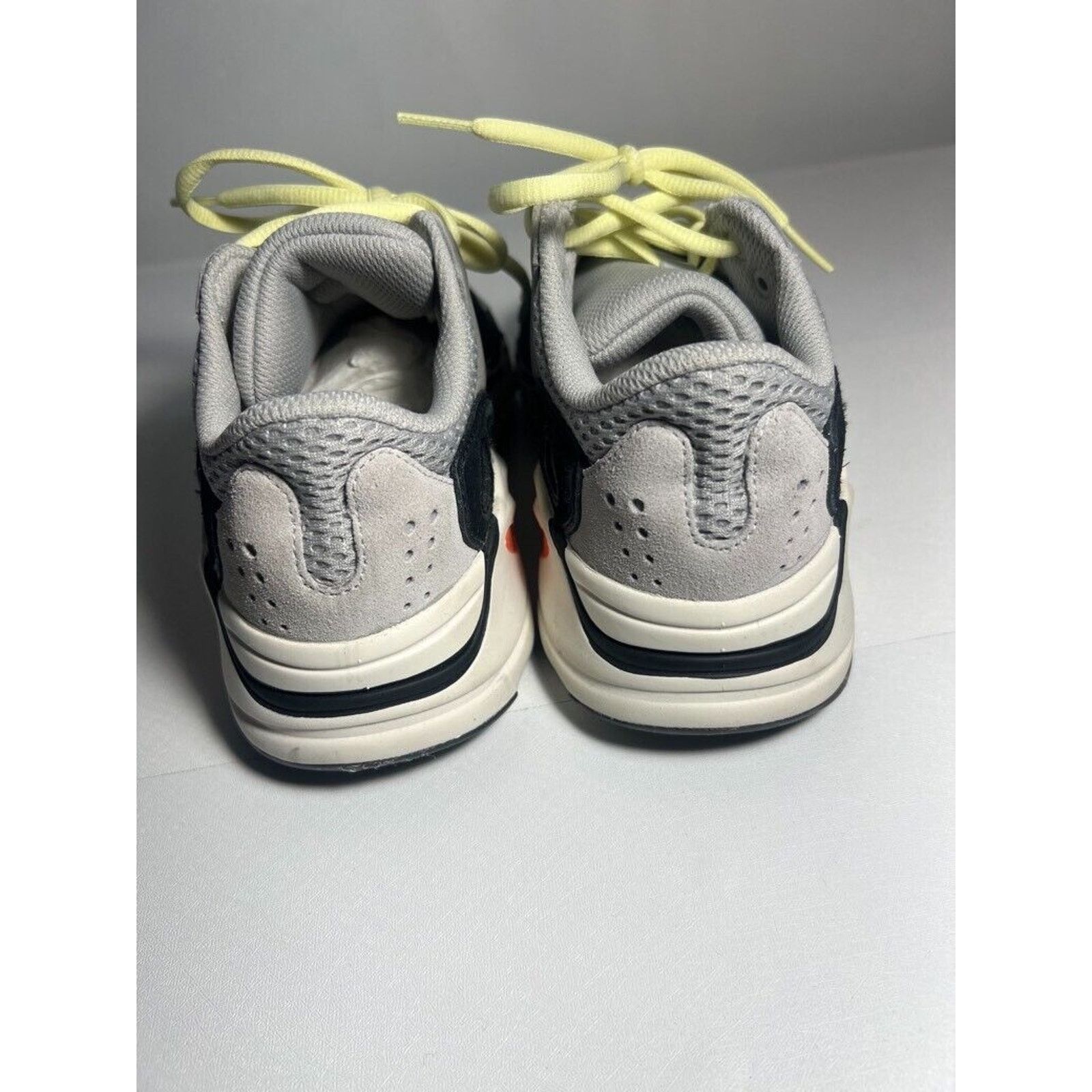 Adidas Size 4 - adidas Yeezy Boost 700 Low Wave Runner Size US 5 / EU 37 - 4 Thumbnail