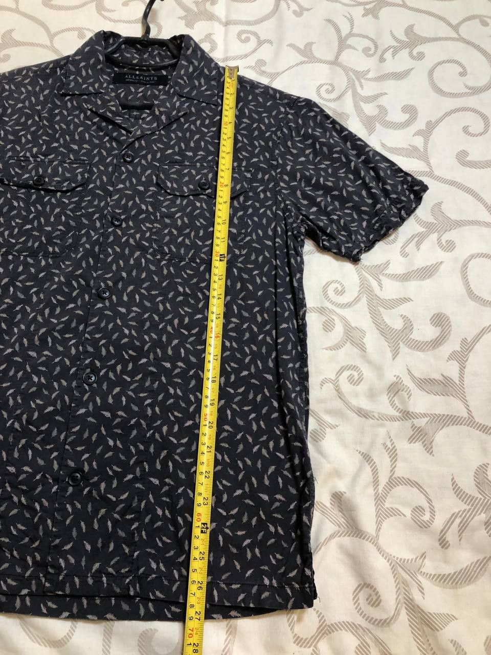 Allsaints AllSaints Black Feather Print Short Sleeve Shirt Size US M / EU 48-50 / 2 - 6 Thumbnail
