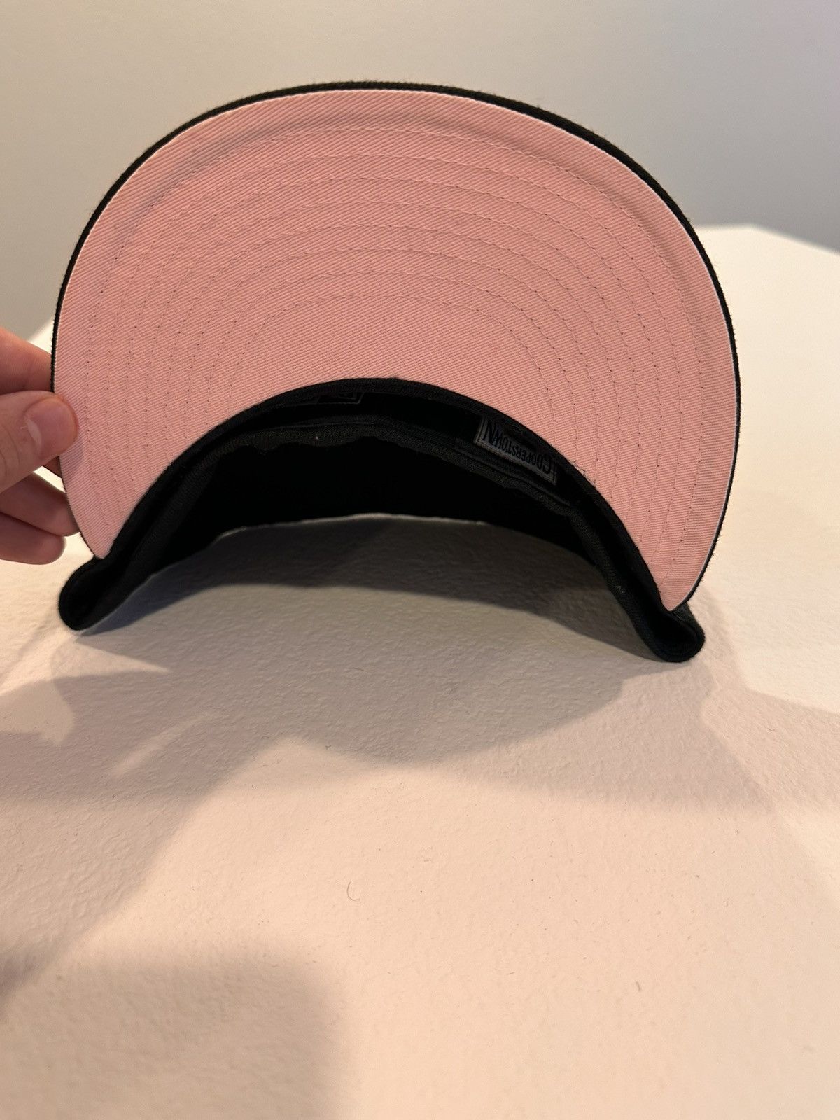 New Era Arizona Diamondbacks Fitted Pink Brim Size 30 - 2 Thumbnail