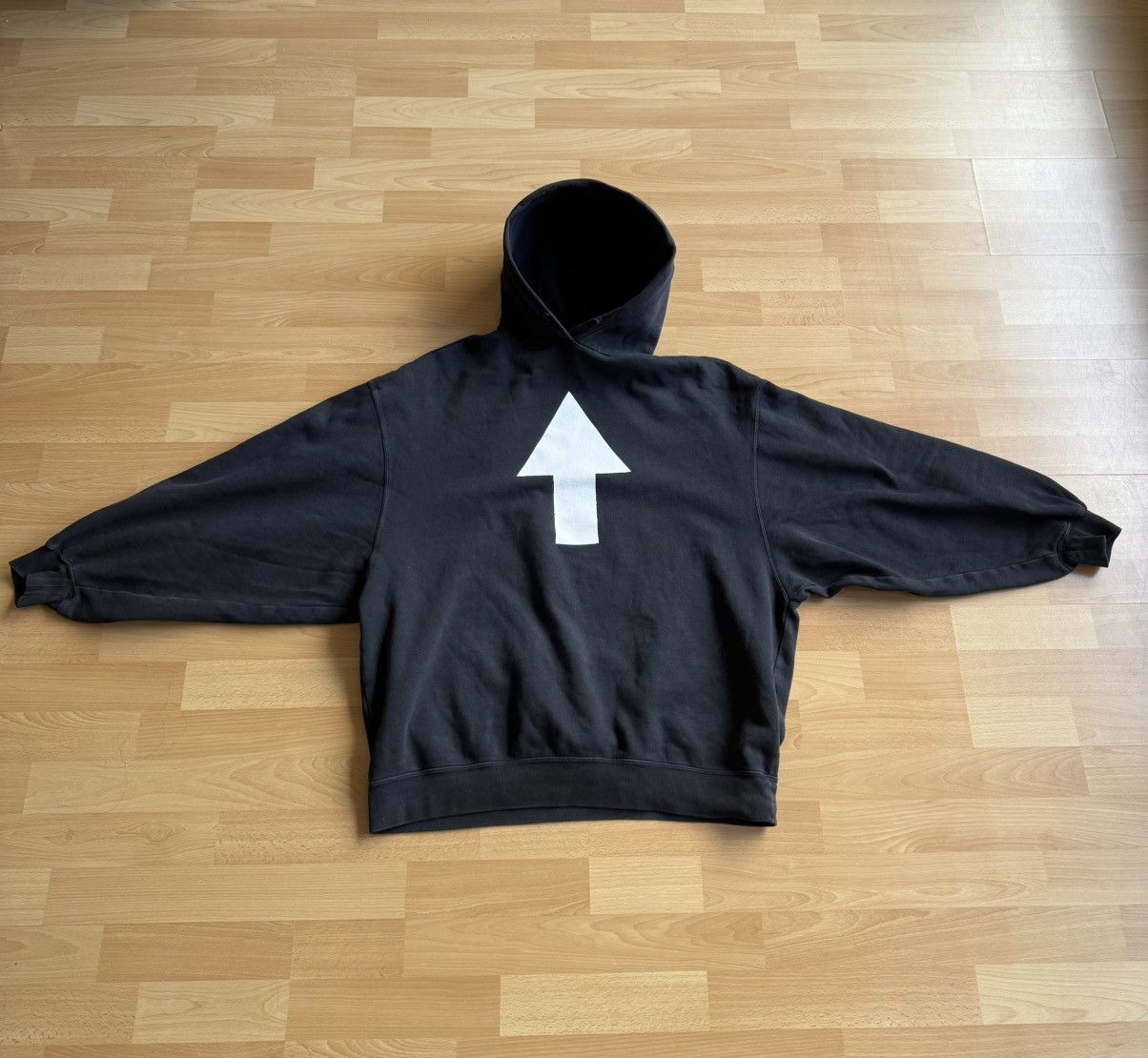Balenciaga Balenciaga Arrow Up Hoodie Size US M / EU 48-50 / 2 - 1 Thumbnail