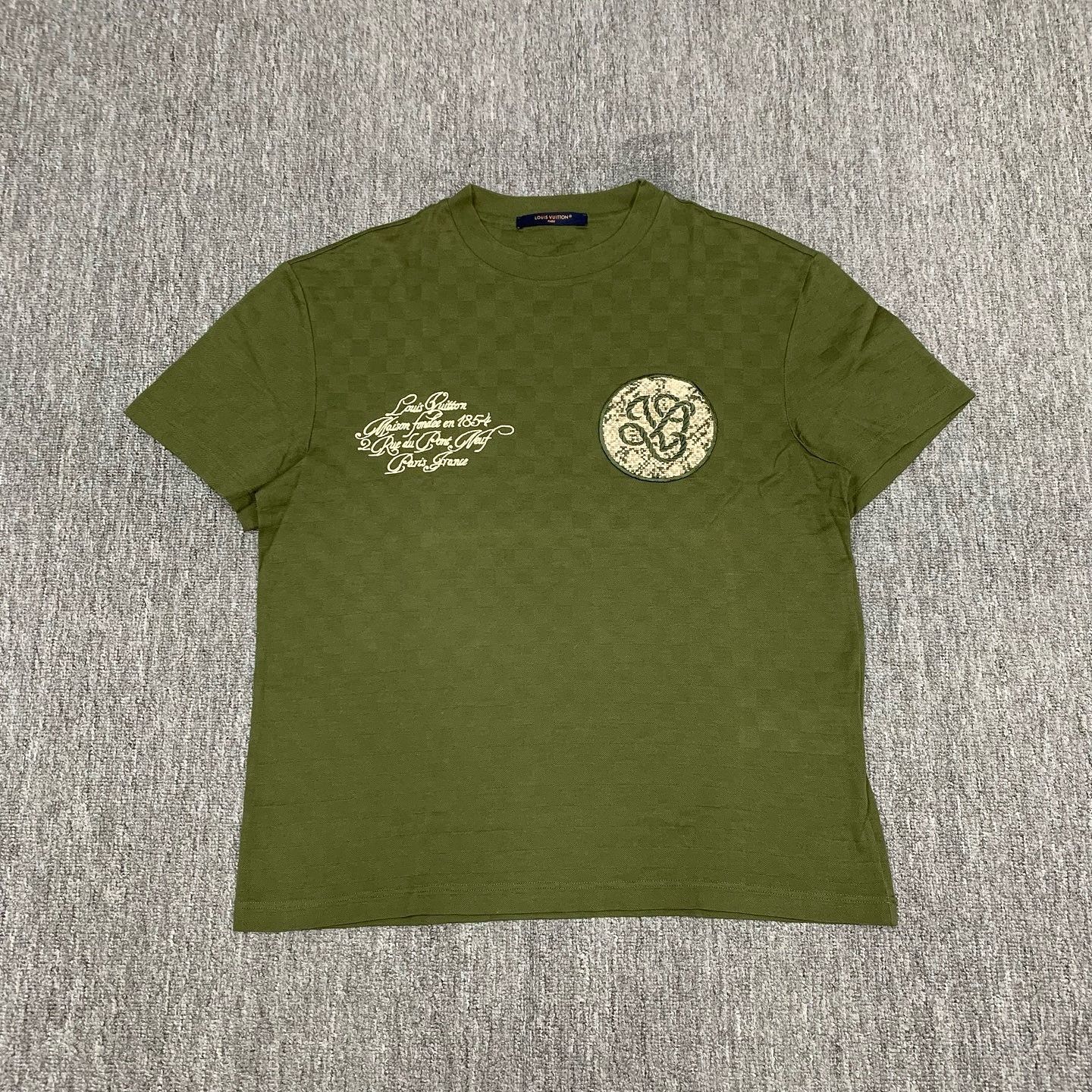 Louis Vuitton Louis Vuitton Damier Texture Logo T-Shirt Size S Size US S / EU 44-46 / 1 - 1 Thumbnail