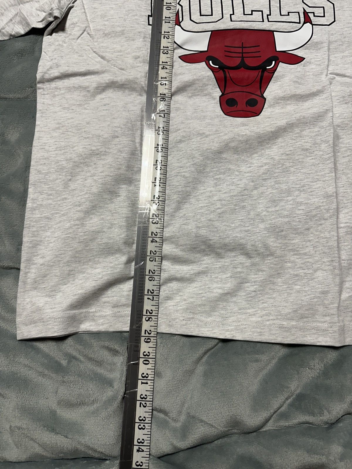 NBA NEW Size XL NBA Chicago Bulls Team Print Logo White T-Shirt Size US XL / EU 56 / 4 - 6 Thumbnail