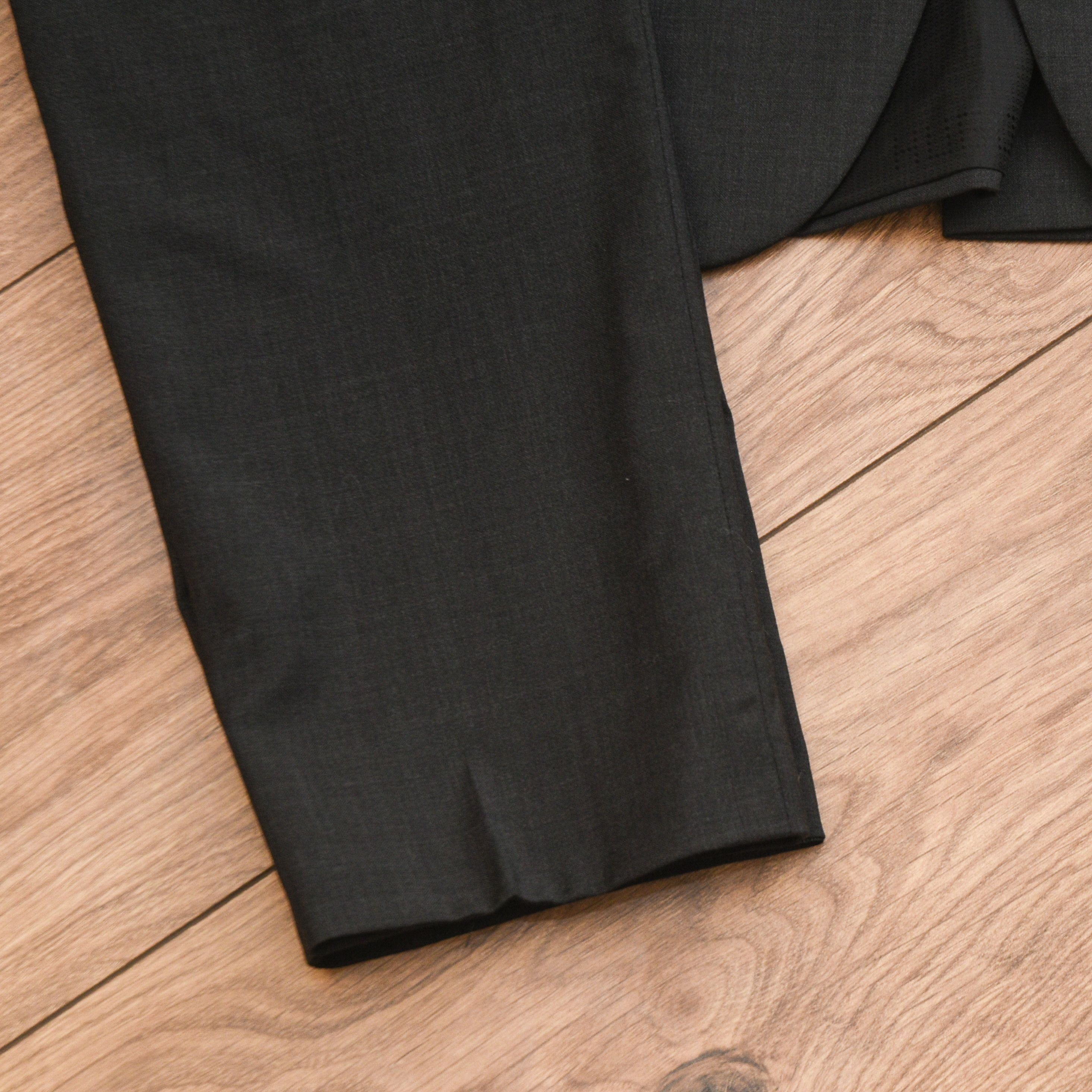 Hugo Boss Hugo Boss Business Suit Grey Black Sz 40R Virgin Wool Size 40R - 11 Thumbnail