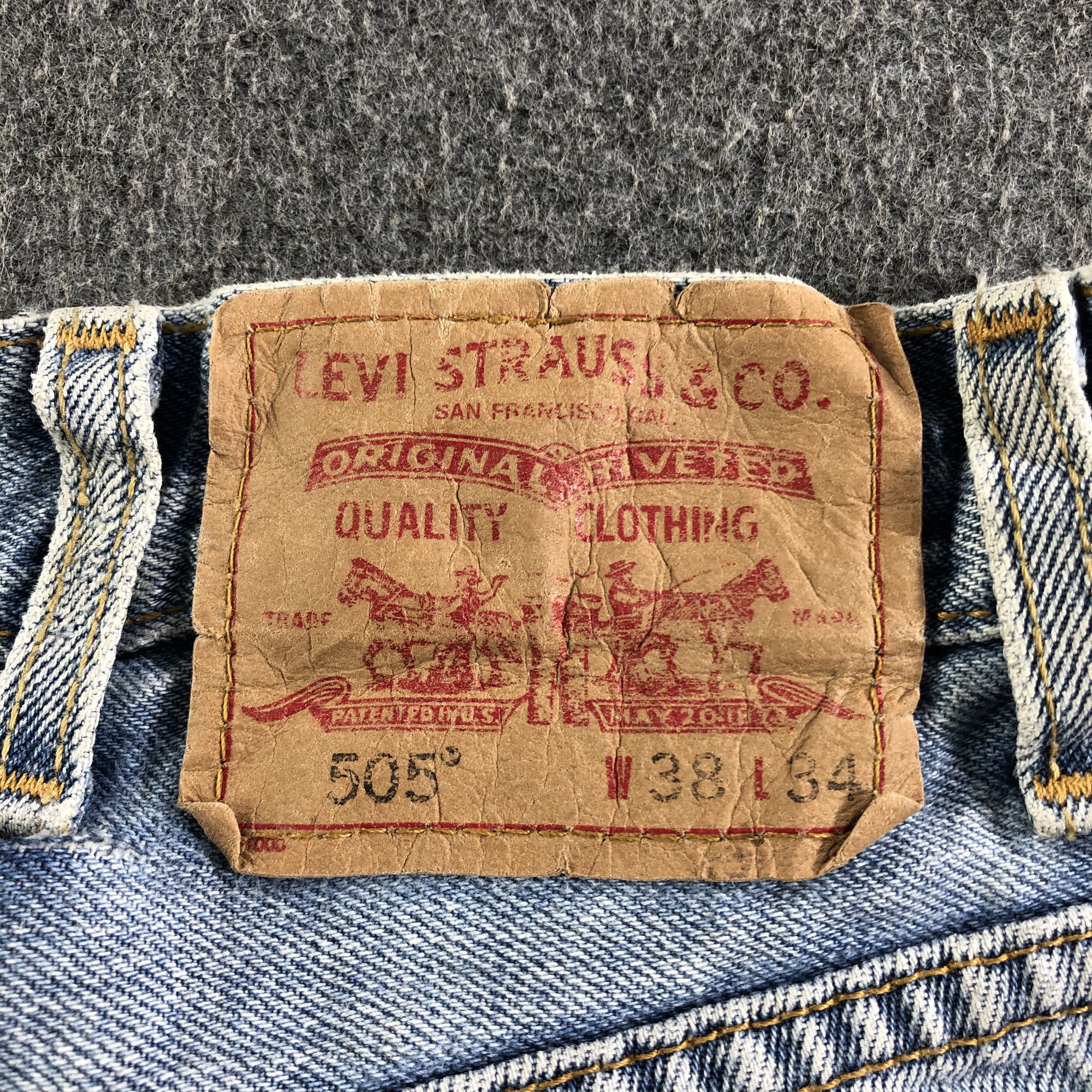 Levi's Vintage Blue Wash Levis 505 Jeans-J3177 Size US 37 - 5 Thumbnail