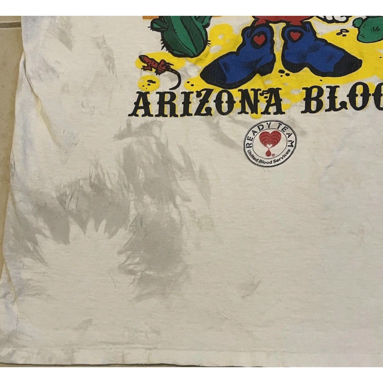 Vintage VINTAGE 90s Wanted Blood Donor Thrashed Faded Distressed Shirt S Mens White Short Sleeve Medical Doctor Humor Joke Punk Size US S / EU 44-46 / 1 - 7 Thumbnail