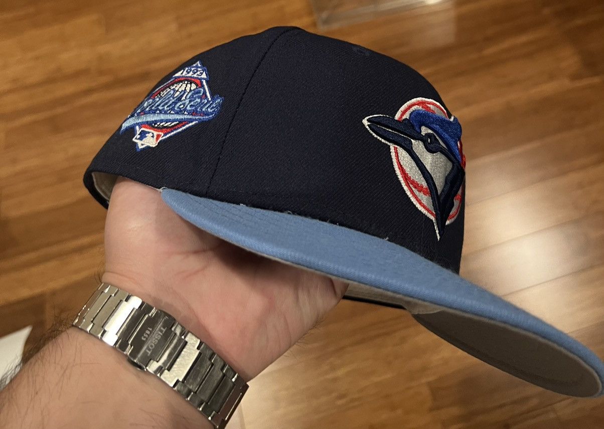 New Era Size 7 1/8 Toronto Blue Jays Fitted Size ONE SIZE - 1 Thumbnail
