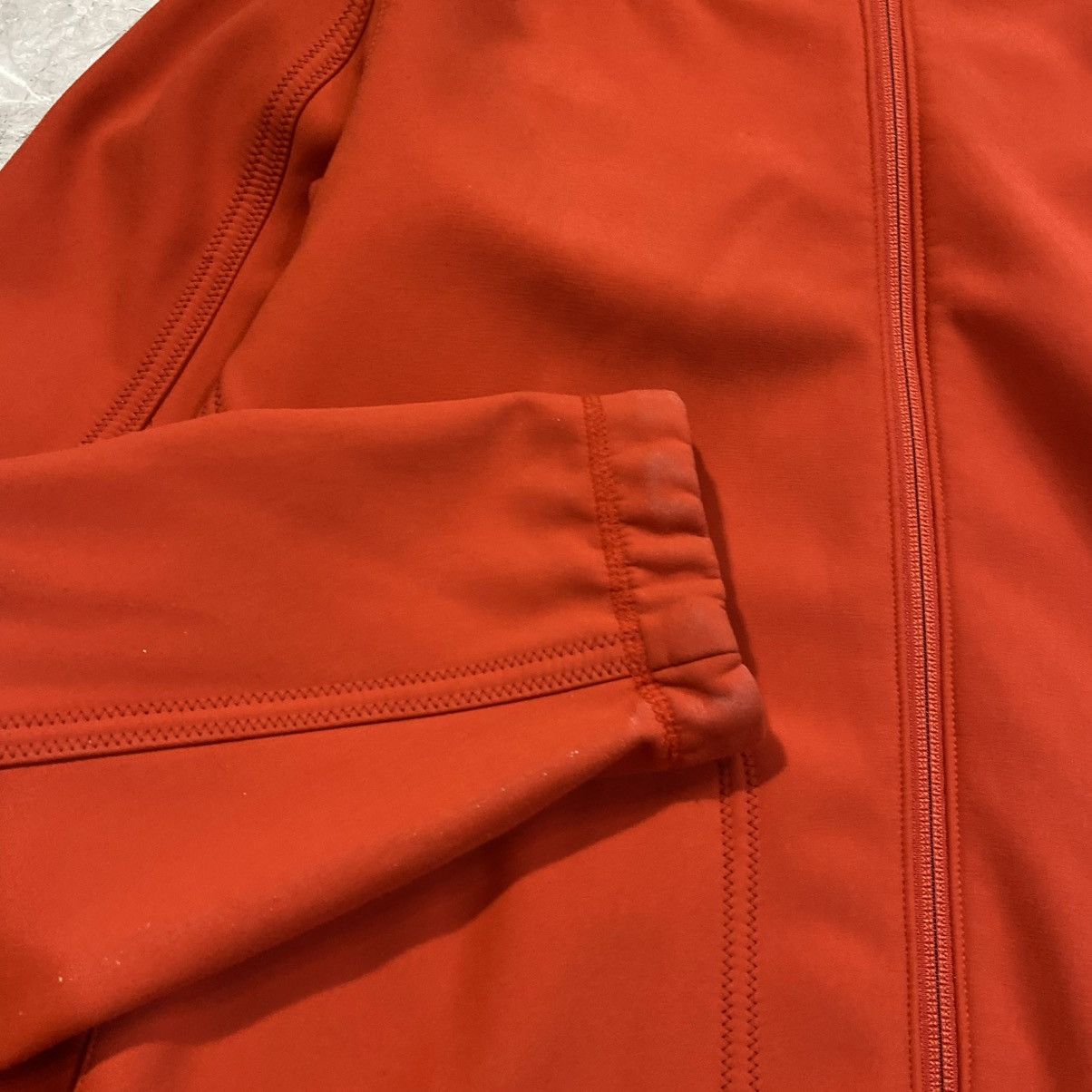 Vintage VINTAGE NIKE ACG RED SOFTSHELL SMALL LOGO Size US M / EU 48-50 / 2 - 6 Thumbnail