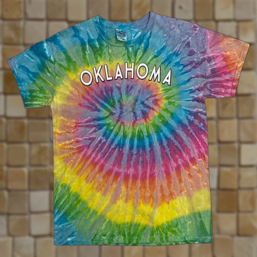 Gildan Oklahoma Souvenir Spellout Graphic Spiral Rainbow Tie Dye T-Shirt M Size US M / EU 48-50 / 2 - 1 Thumbnail