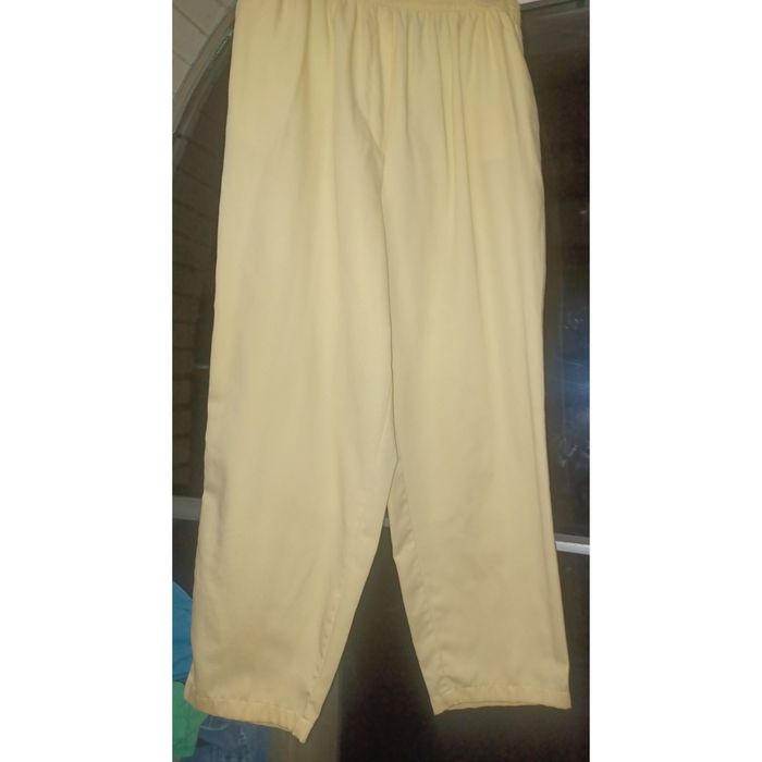 Basic Editions Basic Editions Women's Pants XL Light Yellow