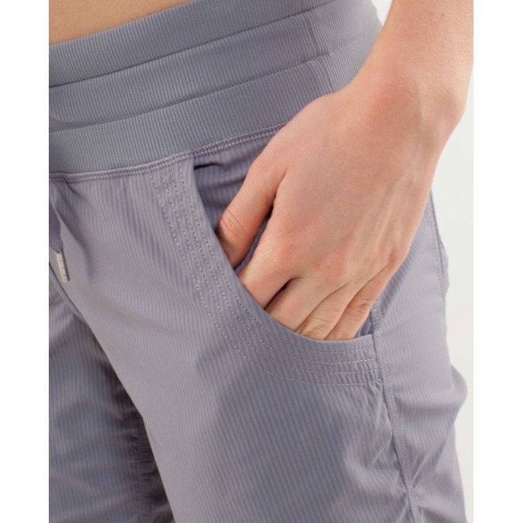 Lululemon Lululemon Fossil Gray Yoga Camp Crop Pants Size 4 With Draws Size 27" / US 4 / IT 40 - 10 Thumbnail