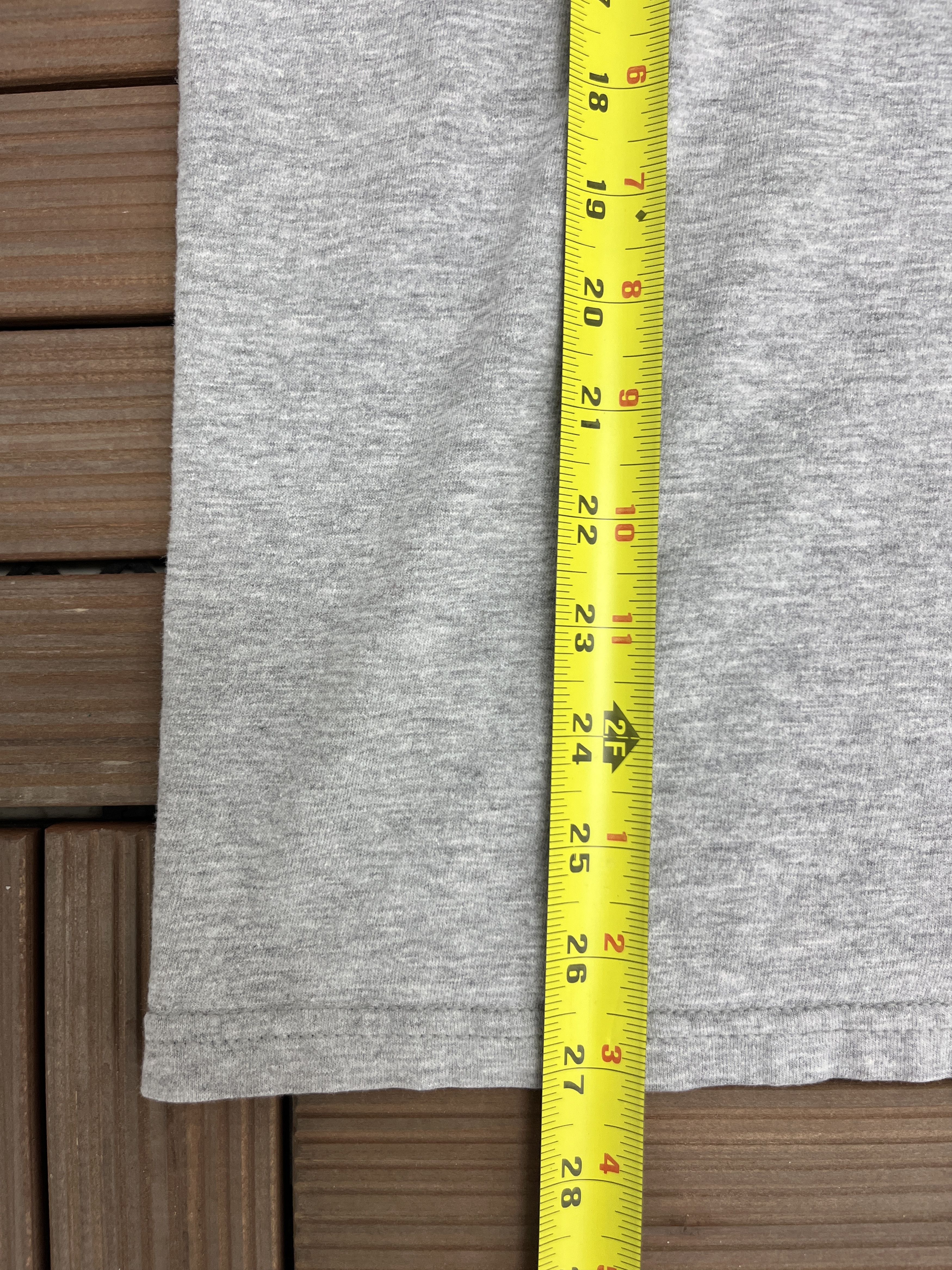 Nike × Vintage Nike Small Swoosh Embroidered Vintage Grey T-Shirt Tee Size US L / EU 52-54 / 3 - 7 Thumbnail