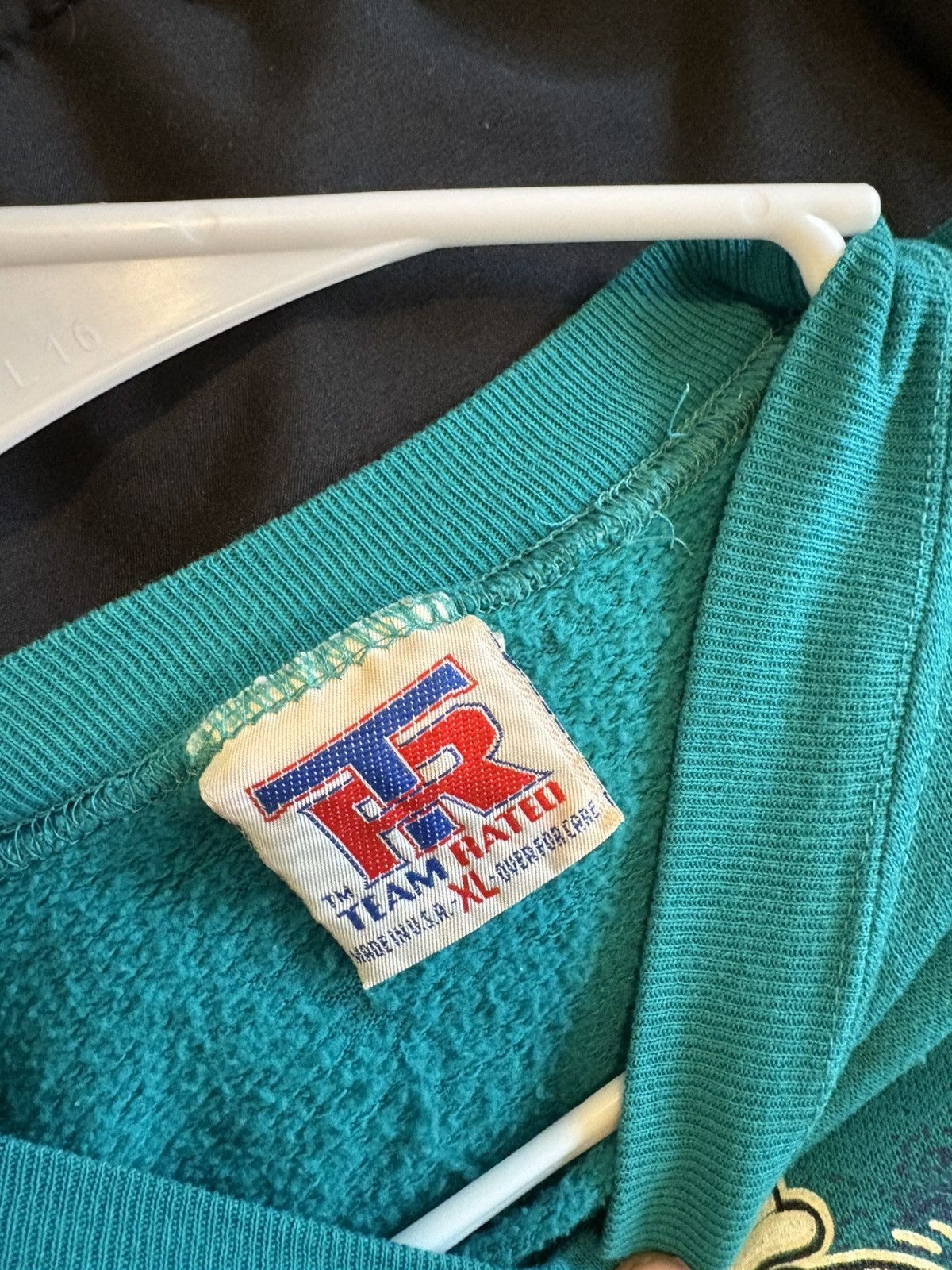 Vintage Vintage Charlotte Hornets Sweater Size US XL / EU 56 / 4 - 2 Thumbnail