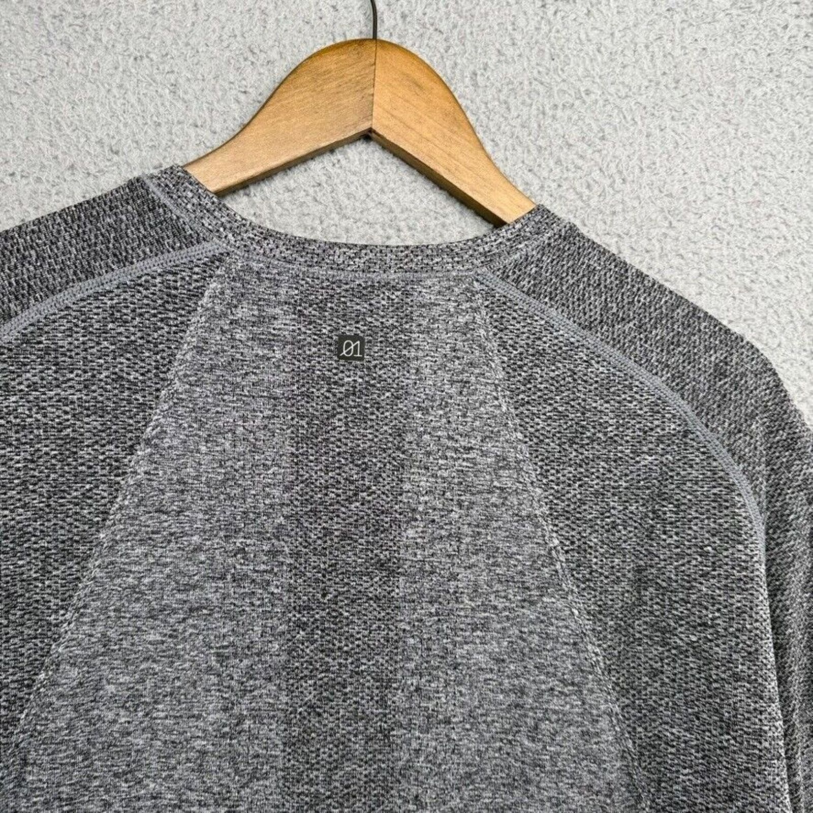 Other 01 Algo Shirt Men's Extra Large Gray Tech Running Size US XL / EU 56 / 4 - 6 Thumbnail