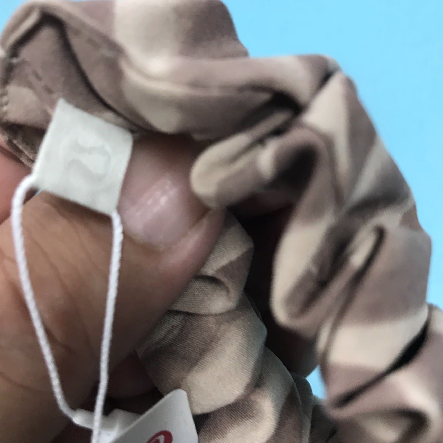 Lululemon Brand New With Tags Lululemon Scrunchie Women Tiger Brown Tan Size ONE SIZE - 2 Thumbnail