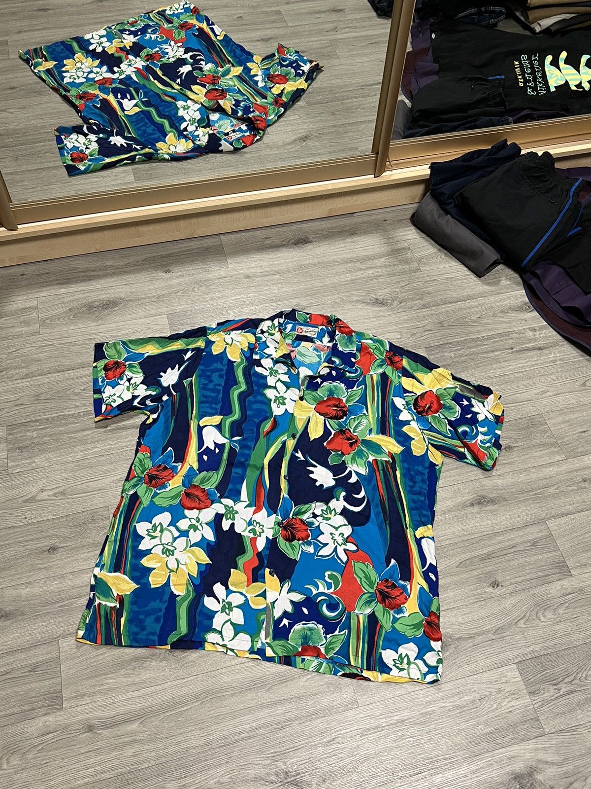 Vintage Made in Hawaii vintage shirt men’s size XXL Size US XXL / EU 58 / 5 - 1 Thumbnail