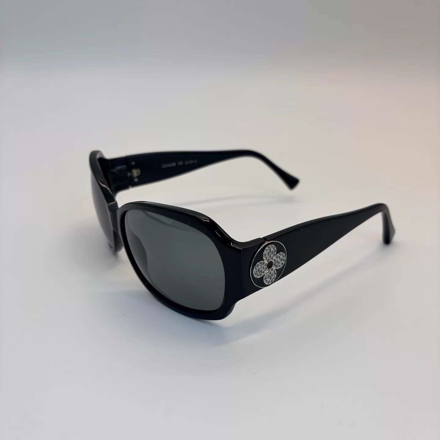 Louis Vuitton LV Crystal - Set Clover Side Crystal Sunglasses HB6616 Size ONE SIZE - 1 Thumbnail