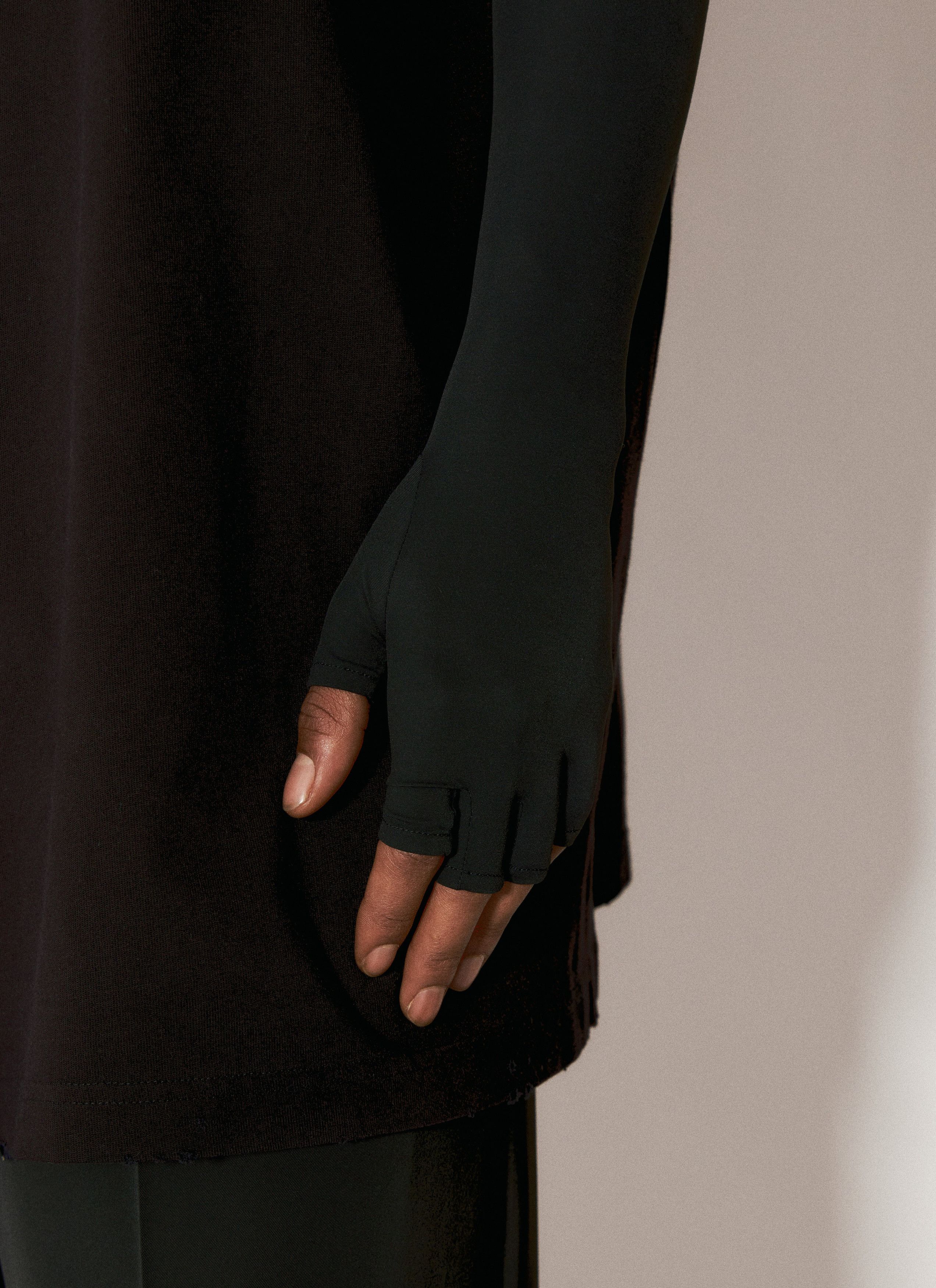Balenciaga o1bcso1str0426 UV Protective Sleeves T-Shirt in Black Size US XXL / EU 58 / 5 - 4 Thumbnail