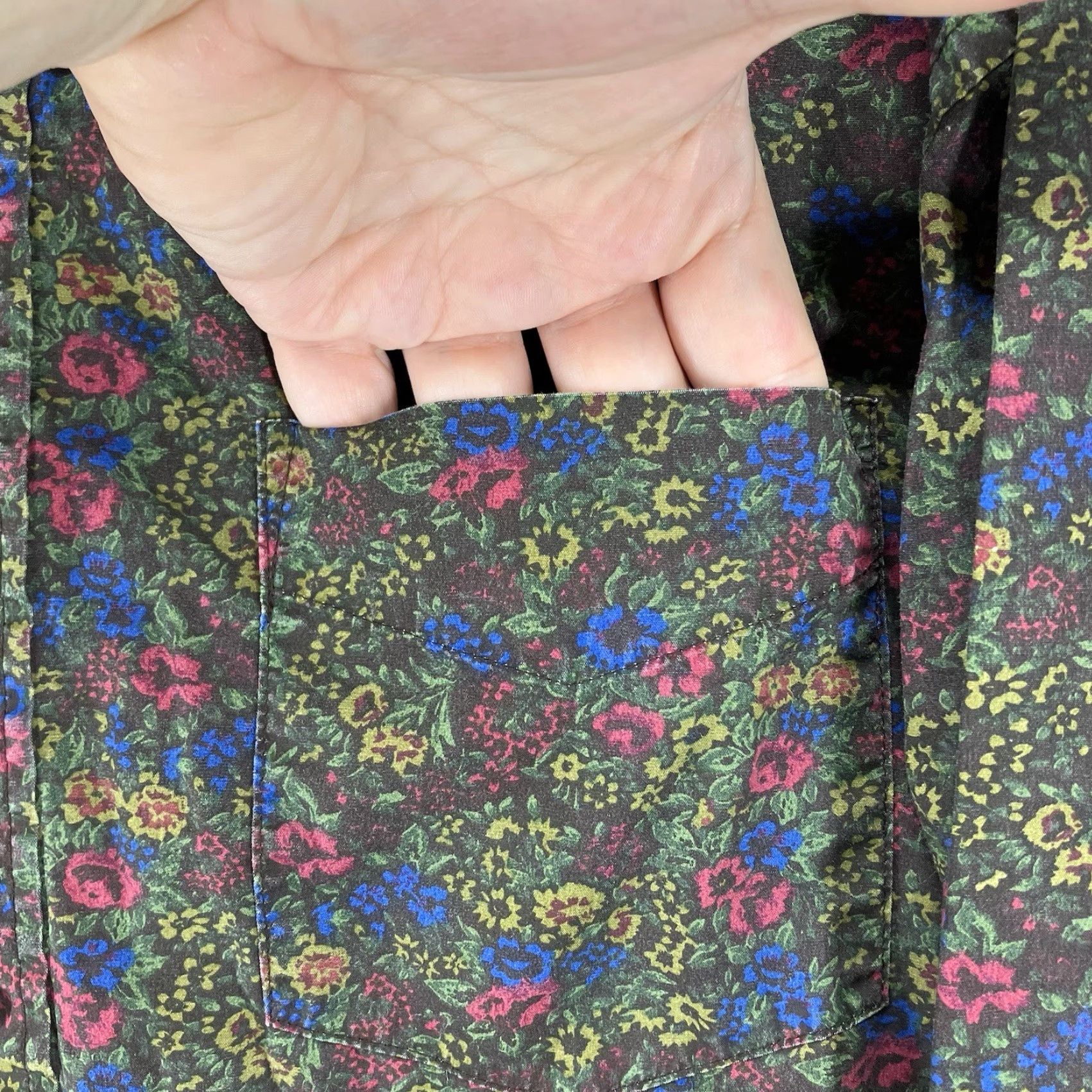 Tommy Hilfiger VINTAGE Tommy Hilfiger Men's Floral Print Button Up Shirt XL Slim Fit Long Sleeve Casual 90s Grunge Gothic Bohemian Size US XL / EU 56 / 4 - 7 Thumbnail