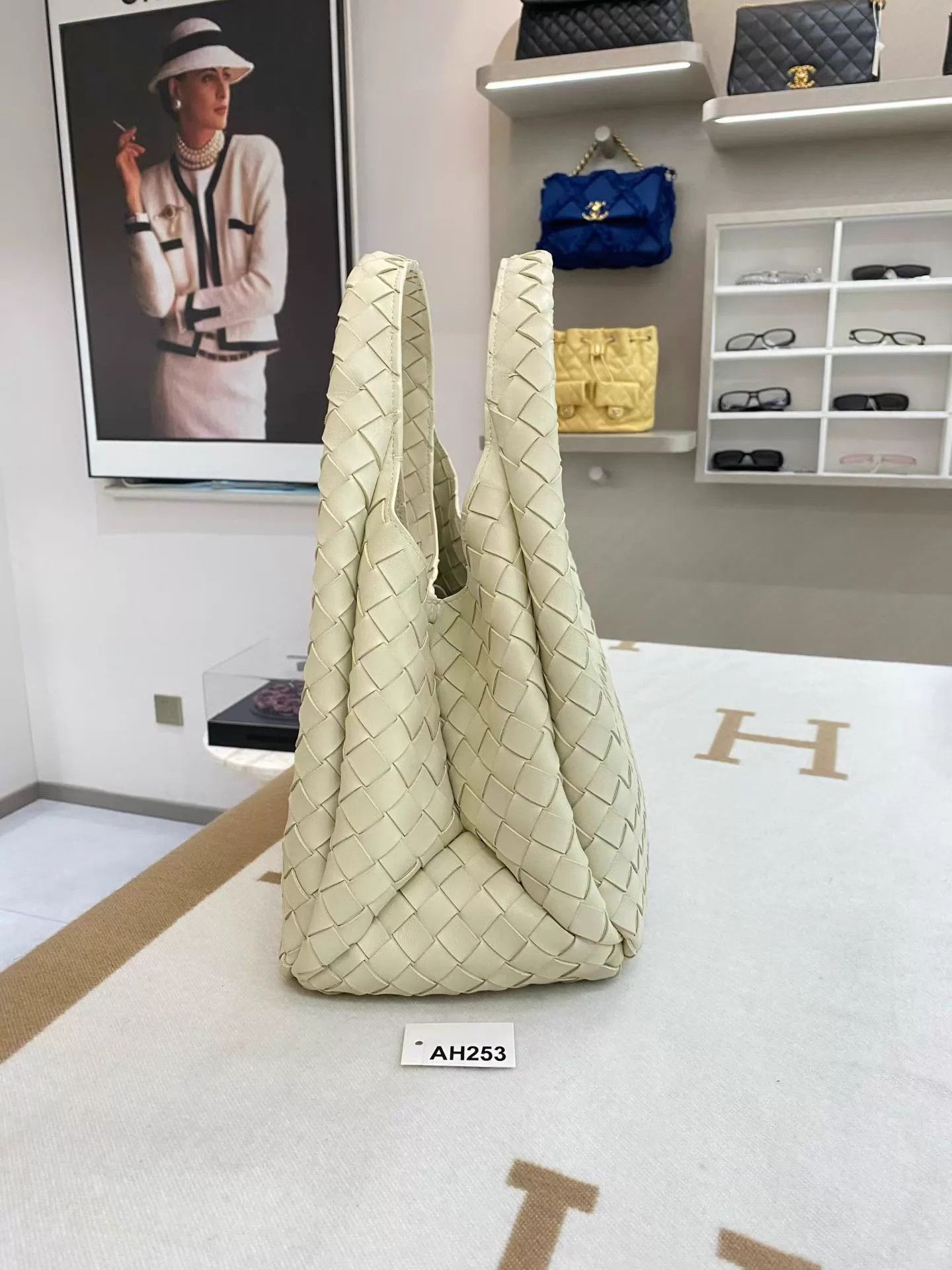 Bottega Veneta BV Woven Hobo Bag Ivory 33x20x19 Like New AH253 Size ONE SIZE - 6 Thumbnail