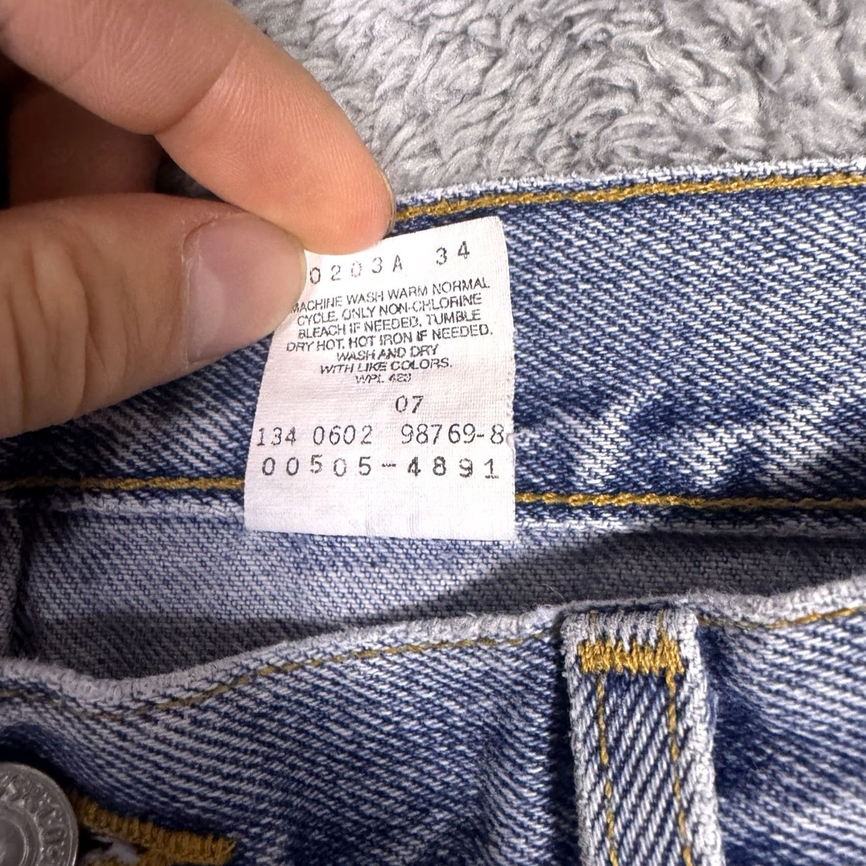 Levi's VINTAGE Levi's 505 Jeans Mens 36x36 Straight Lightwash 90s Paper Tag Bat Wing Y2K Size US 36 / EU 52 - 6 Thumbnail