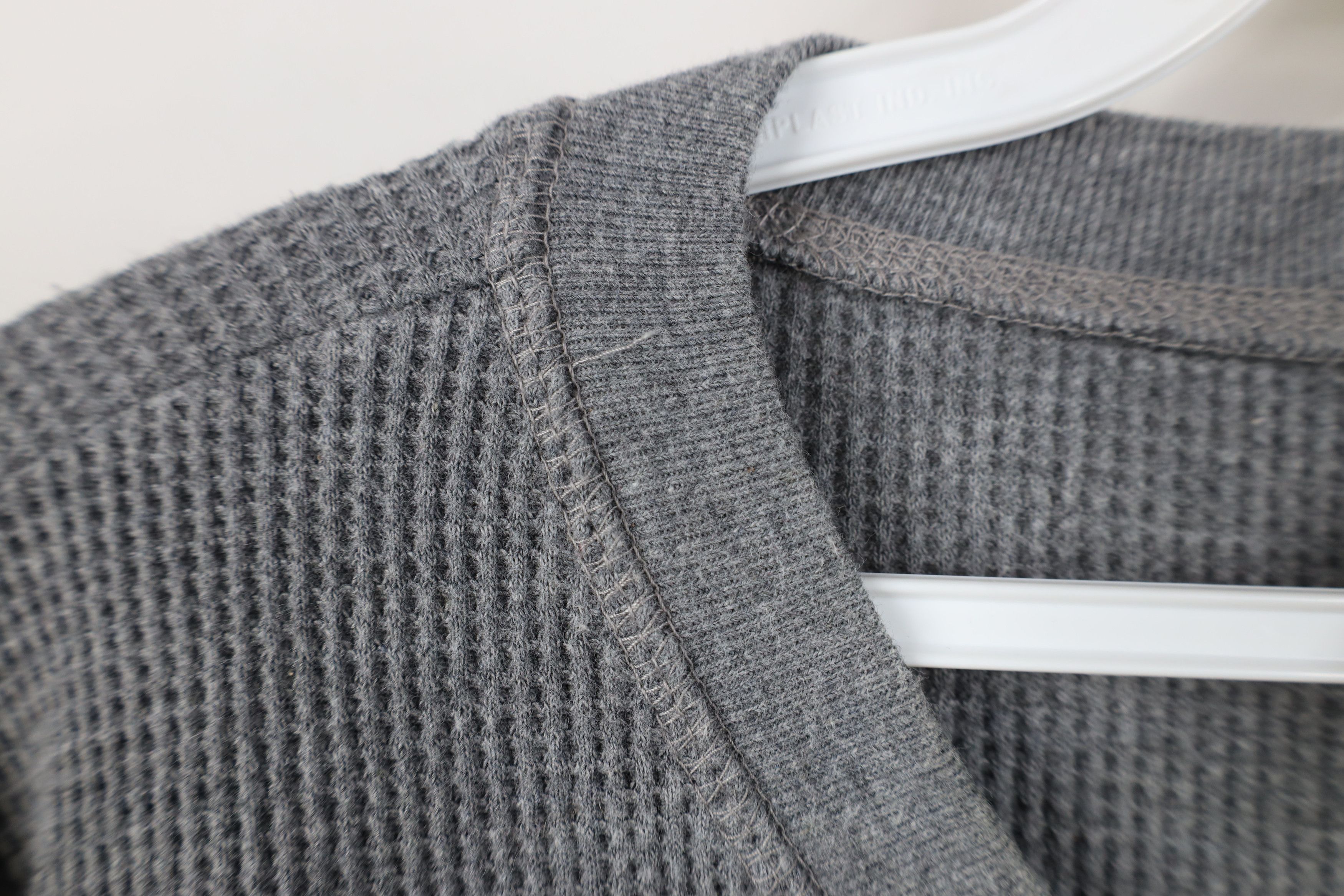 Tommy Hilfiger Vintage 90s Tommy Hilfiger Knit Long Sleeve T-Shirt Gray Size US XL / EU 56 / 4 - 5 Thumbnail