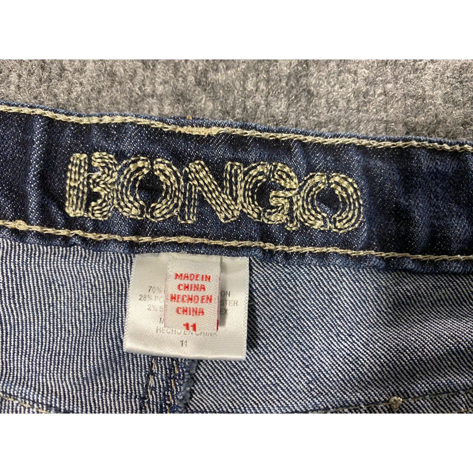 Vintage Bongo Capris Denim Distressed Rhinestone Embroidered Flap Pockets Junior Size 11 Size ONE SIZE - 3 Thumbnail
