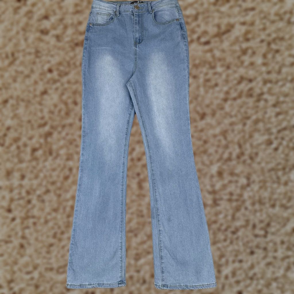 Boohoo Boohoo Jeans Women Flare High Rise Regular 8 Light Blue Denim 26x31 Regular Fit 5-Pocket Zipper Button 31 Inseam Size 30" / US 8 / IT 44 - 1 Thumbnail